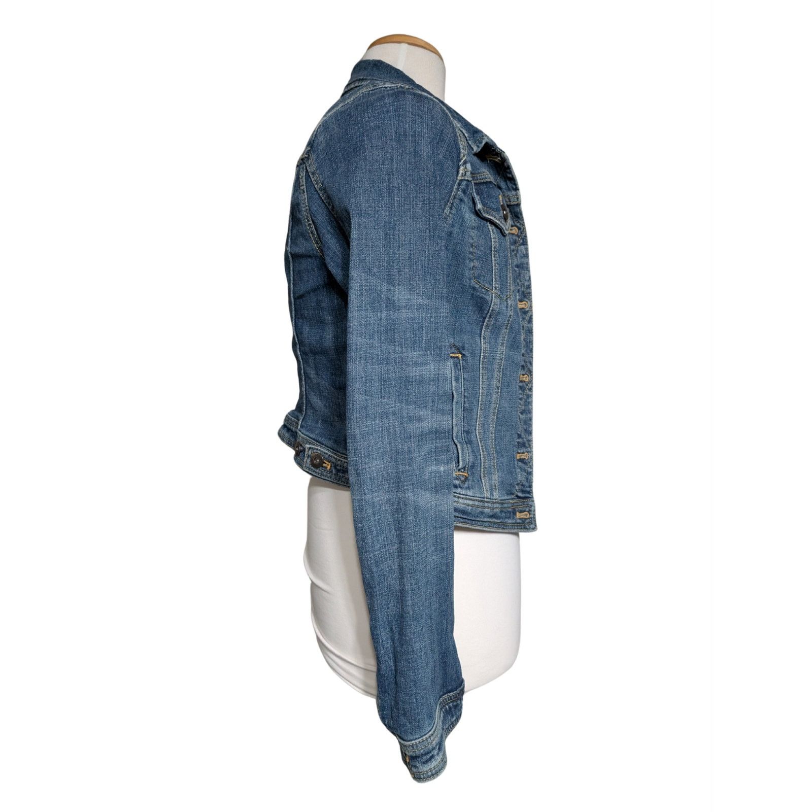 Anthropologie Anthropologie Pilcro Letterpress Crop Denim Classic Jacket M Size M / US 6-8 / IT 42-44 - 4 Thumbnail