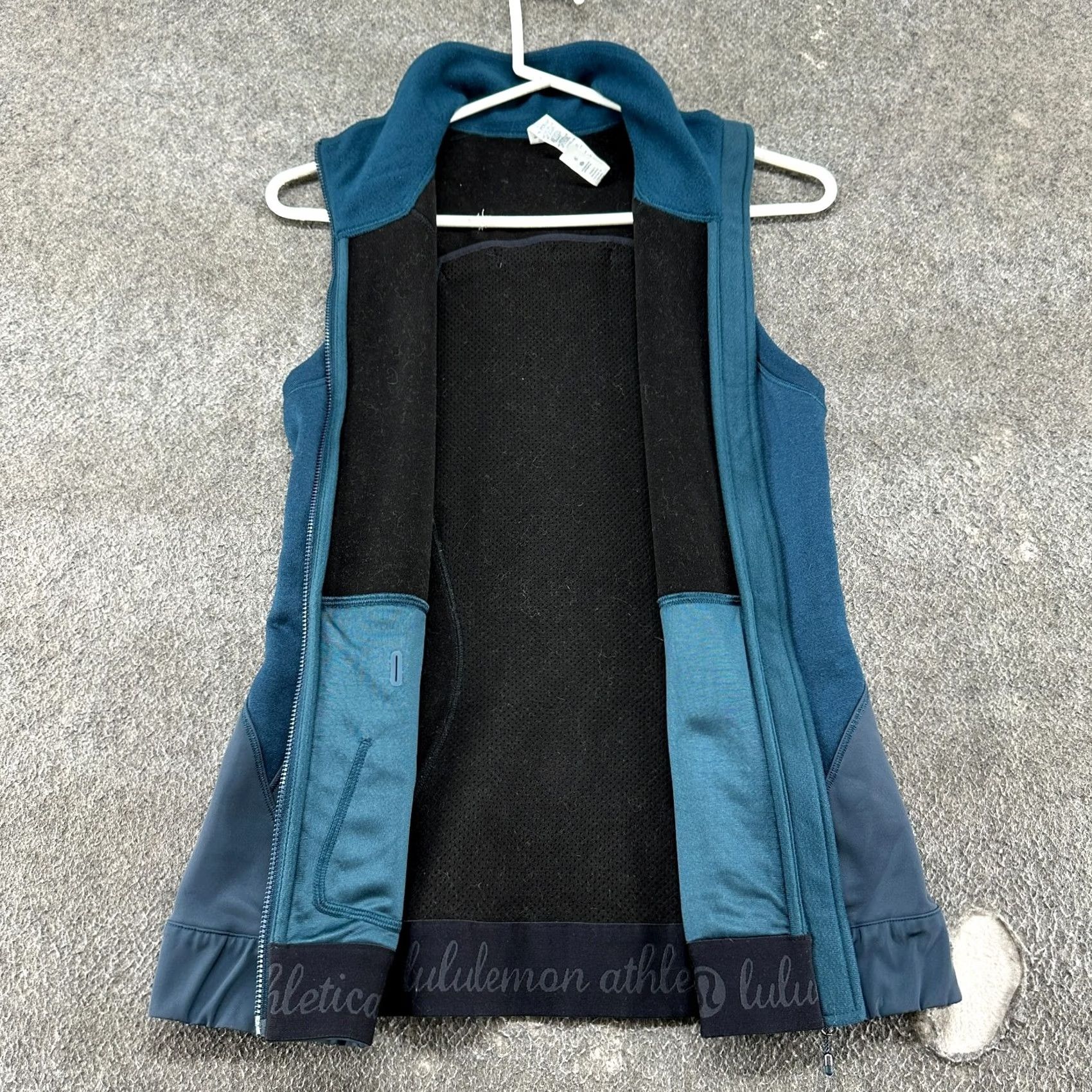 Lululemon Lululemon Vest Womens 6 Blue Reflective Full Zip Bomber Jacket Sleeveless Pattern: Solid, Lined, Pockets, Reflective Ladies 6 Blue Size M / US 6-8 / IT 42-44 - 2 Thumbnail