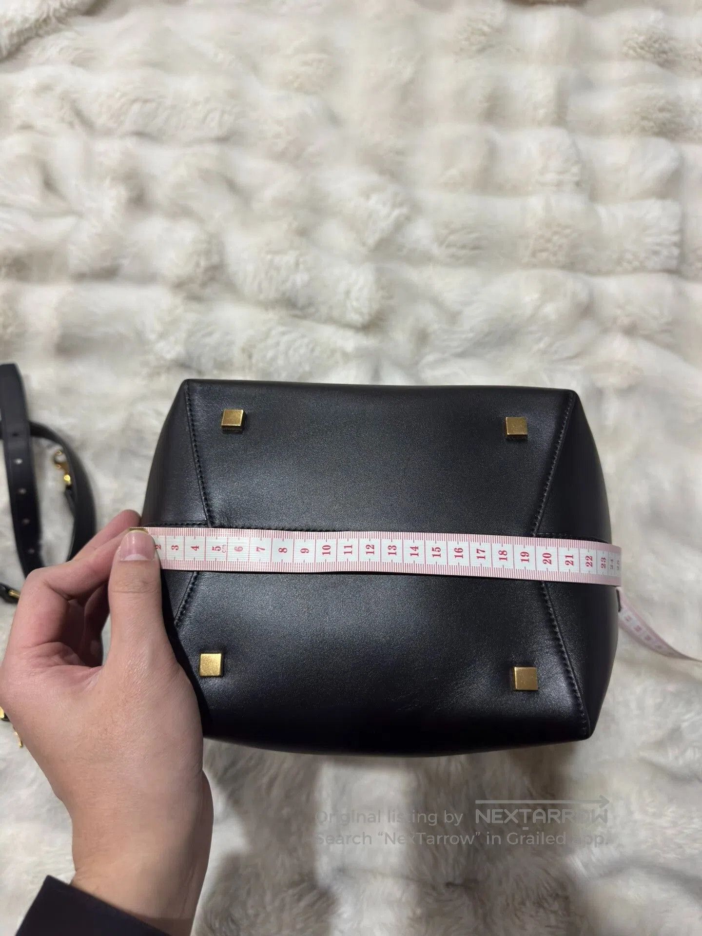 Yves Saint Laurent YSL Le37 Hobo Bag. Size ONE SIZE - 2 Thumbnail