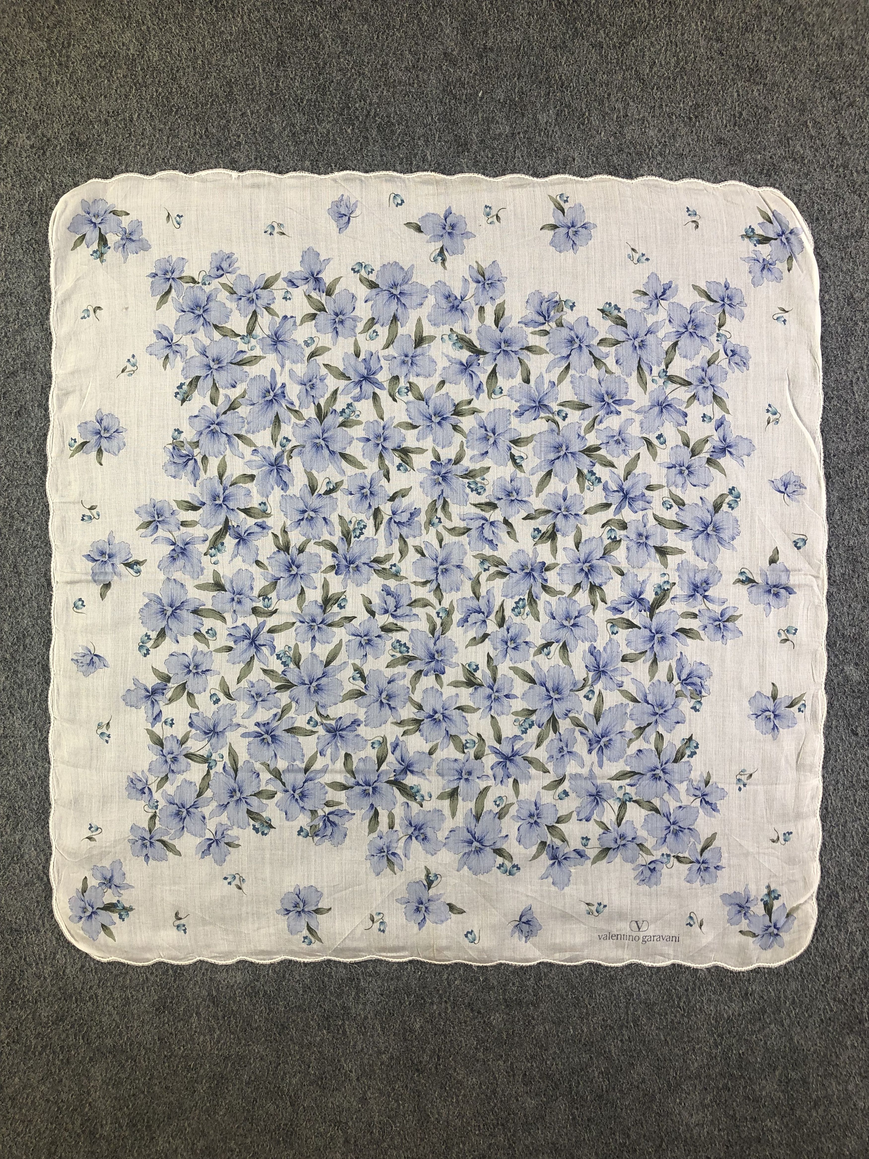 Vintage Valentino Garavani Handkerchief / Bandana / Neckerchief C496 Size ONE SIZE - 3 Thumbnail