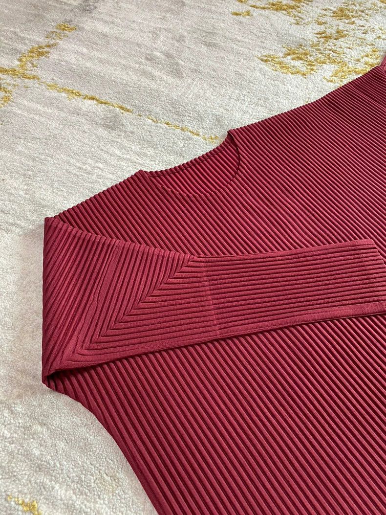 Issey Miyake issey miyake Burgundy top 2506-Nextarrow Size US M / EU 48-50 / 2 - 7 Thumbnail