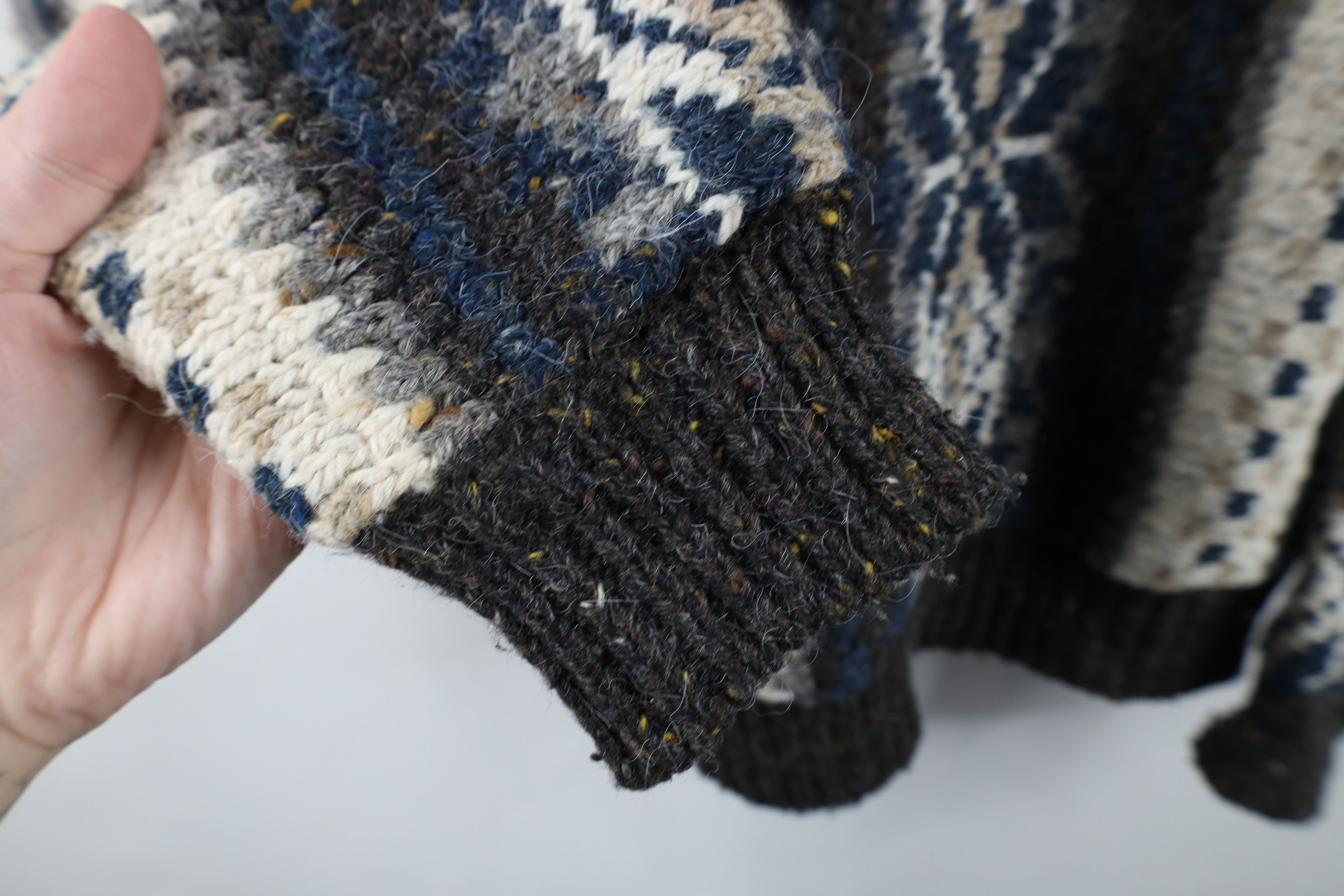 Vintage Vintage 90s Streetwear Heavy Blend Knit Fair Isle Sweater Size US M / EU 48-50 / 2 - 5 Thumbnail