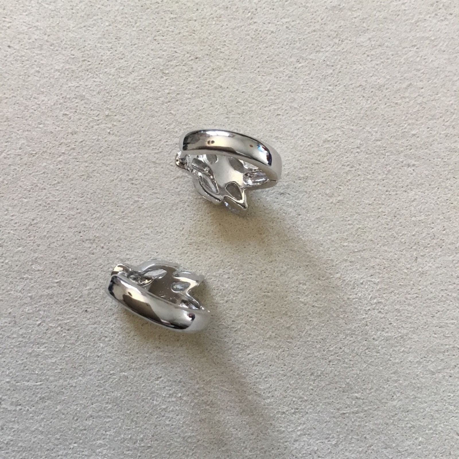 Other Silver Oval Flower Crystals Earrings Size ONE SIZE - 5 Thumbnail