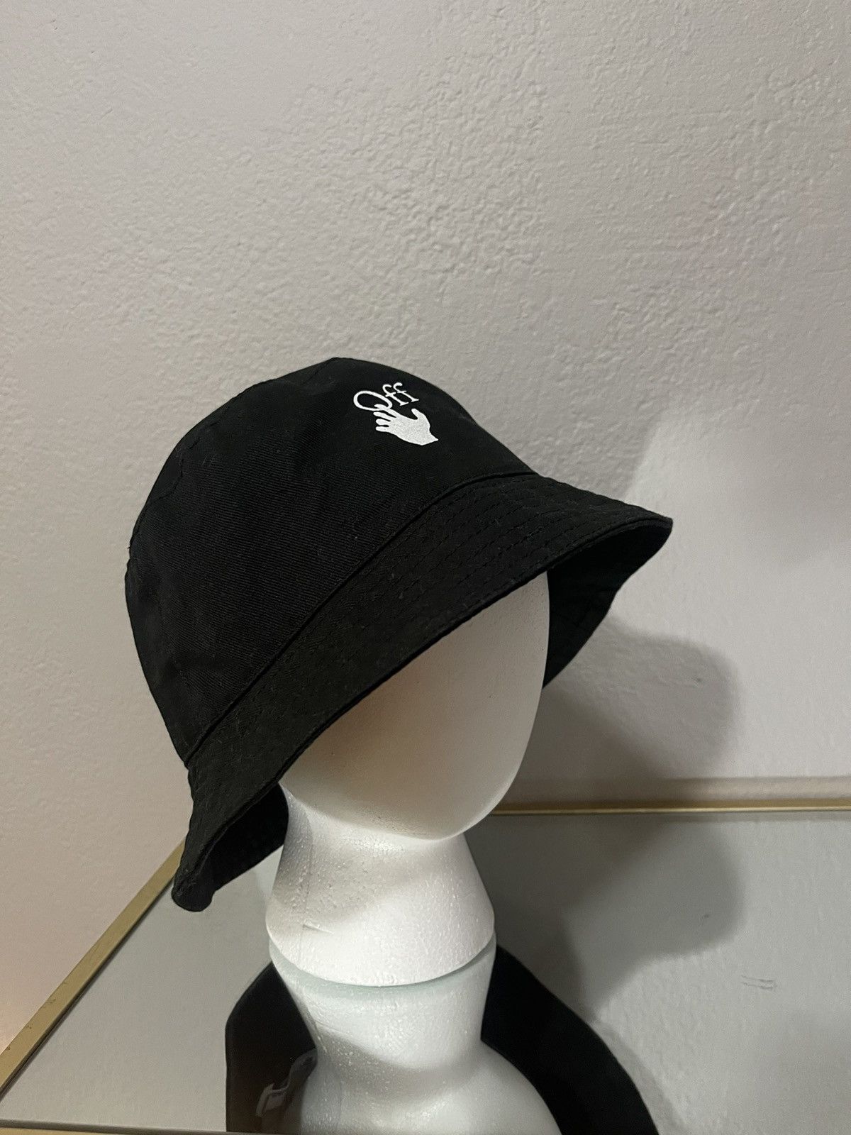 Off-White × Virgil Abloh Off White Bucket Hat Size ONE SIZE - 11 Thumbnail