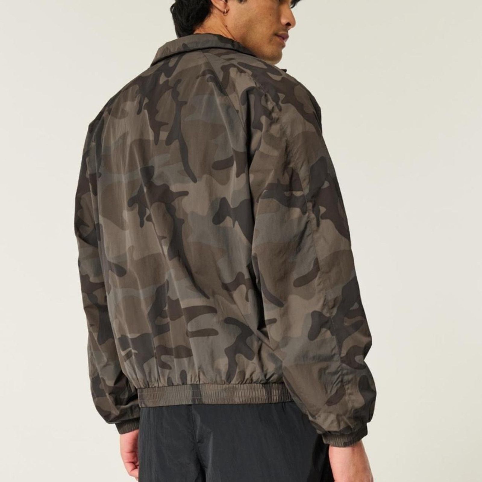 Hollister Camo windbreaker jacket in medium Size US M / EU 48-50 / 2 - 2 Thumbnail