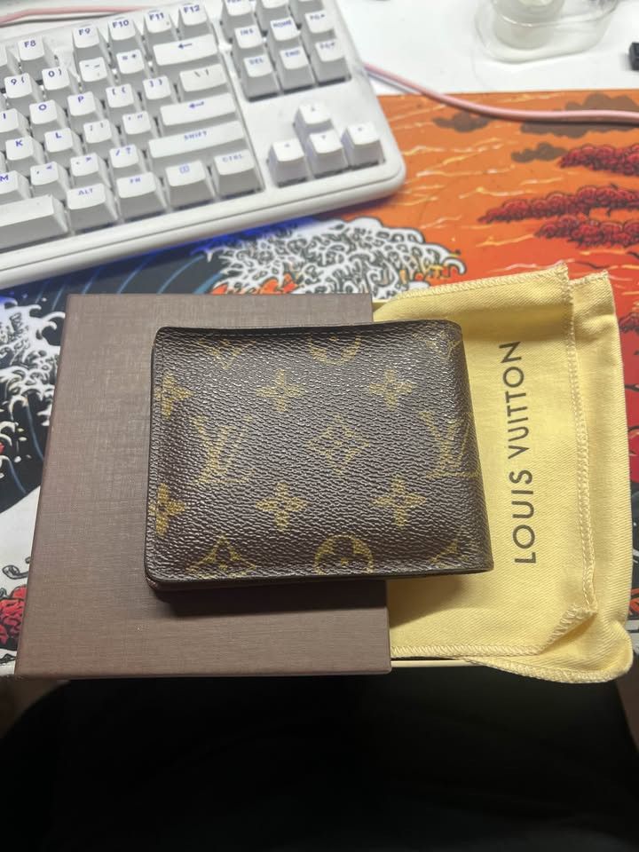 Louis Vuitton Louis Vuitton Monogram Bi Fold Men Wallet Size ONE SIZE - 2 Thumbnail