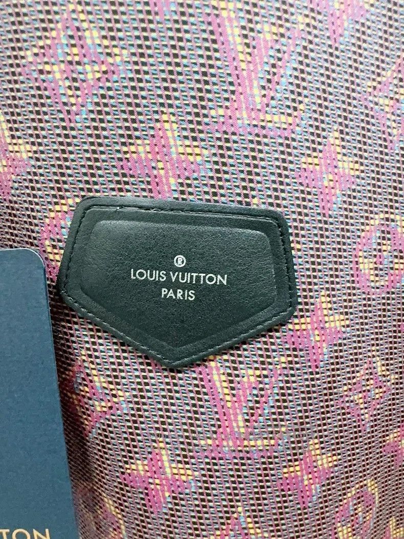 Louis Vuitton Louis Vuitton short sleeves Size M / US 6-8 / IT 42-44 - 2 Thumbnail