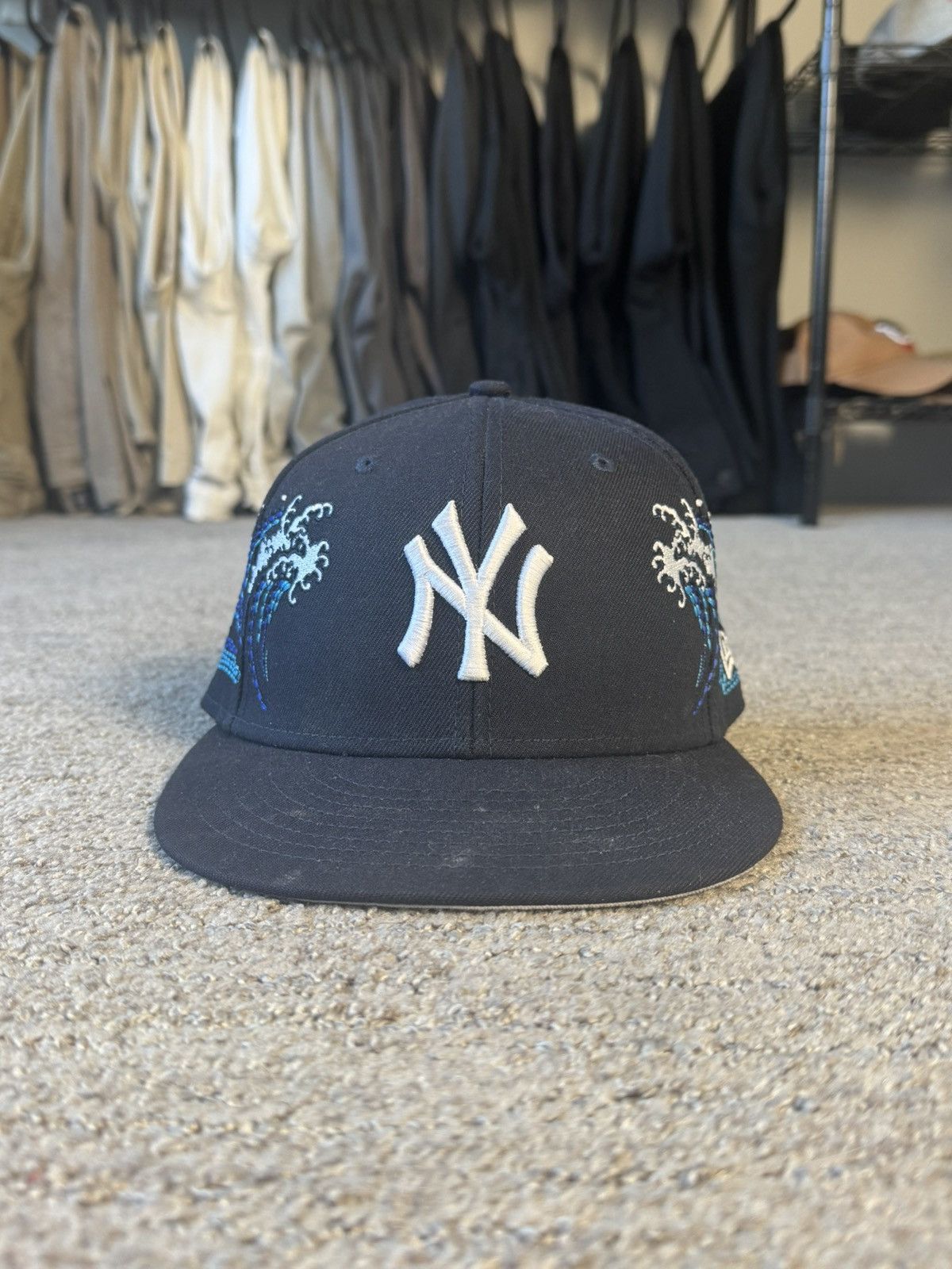 New York Yankees New Era Yankees Wavy Fitted Size 7 3/4 Size ONE SIZE - 1 Thumbnail