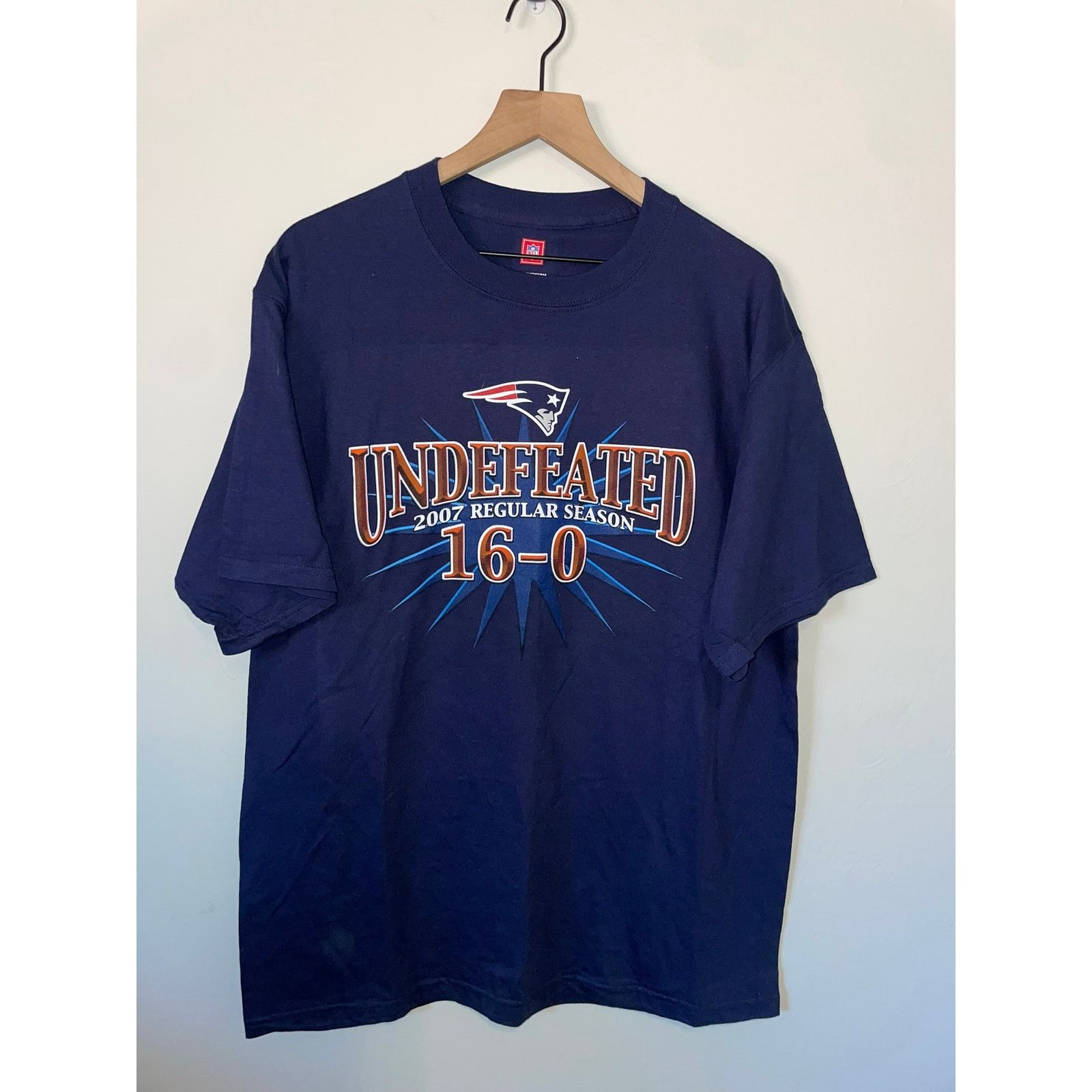NFL Y2K New England Patriots Shirt 16-0 Undefeated Blue Tee NFL Size US L / EU 52-54 / 3 - 1 Thumbnail