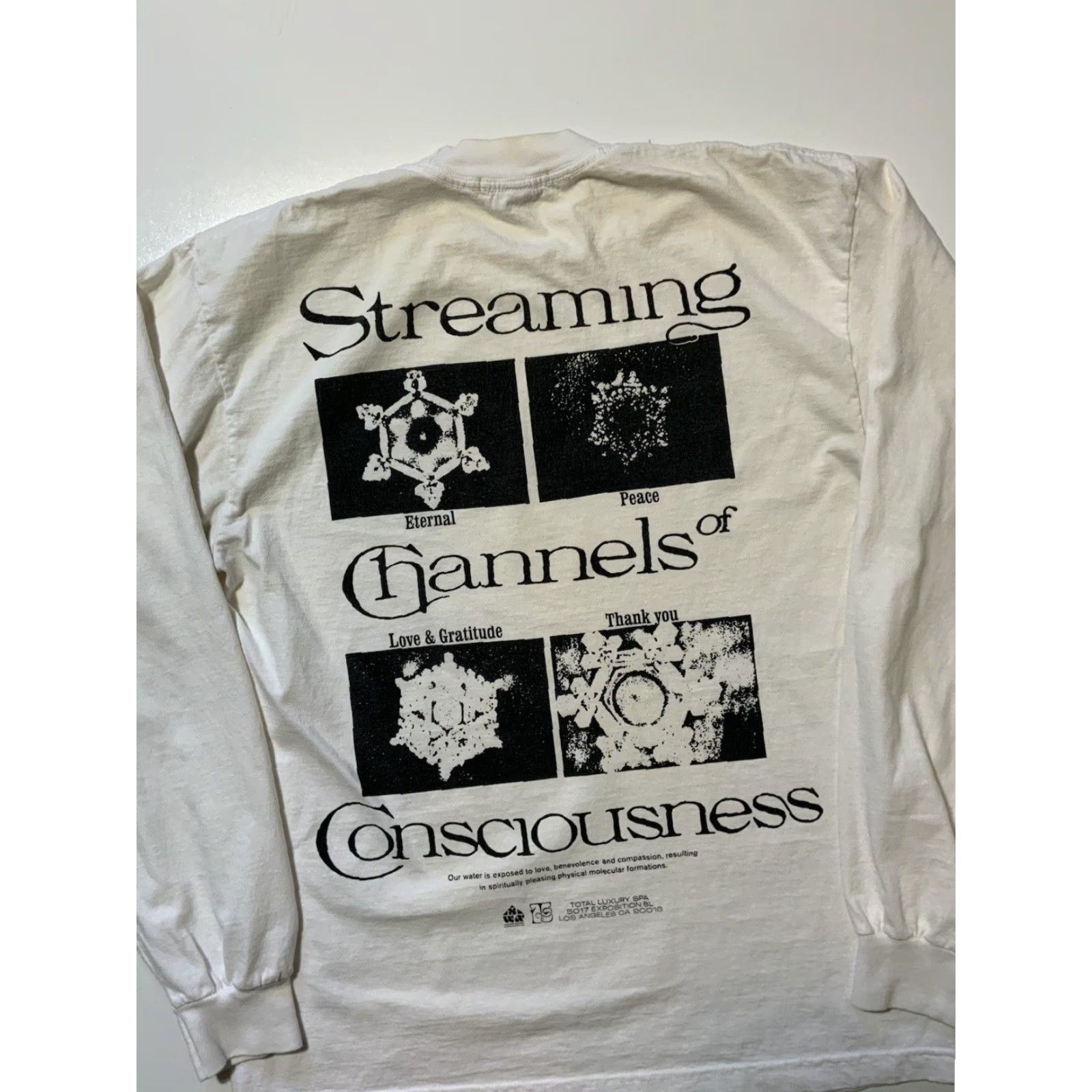 Vintage Total Luxury Spa Streaming Channels Of Consciousness L/S Graphic T-Shirt Sz. M Mens White Size US M / EU 48-50 / 2 - 6 Thumbnail