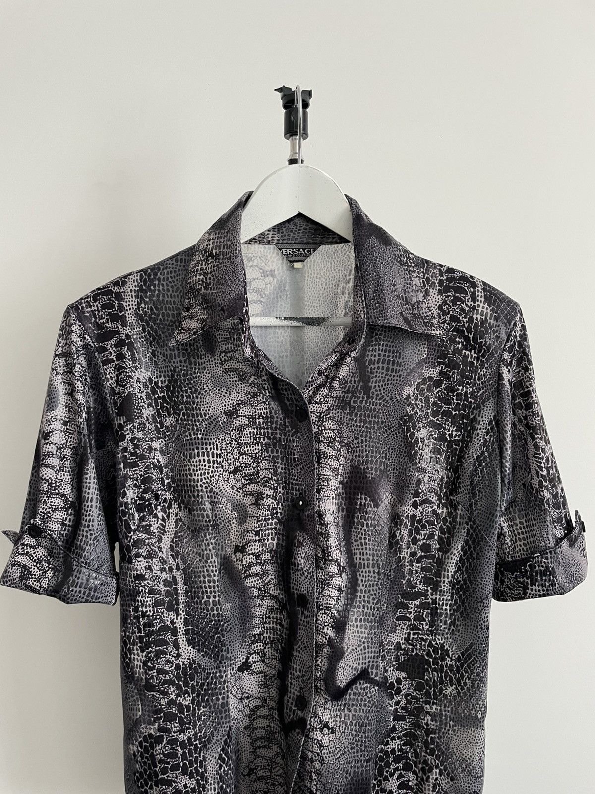 Versace Jeans Couture Vintage Versace Jeans Couture 90’s Snake Skin T-Shirt Blouse Size US M / EU 48-50 / 2 - 3 Thumbnail