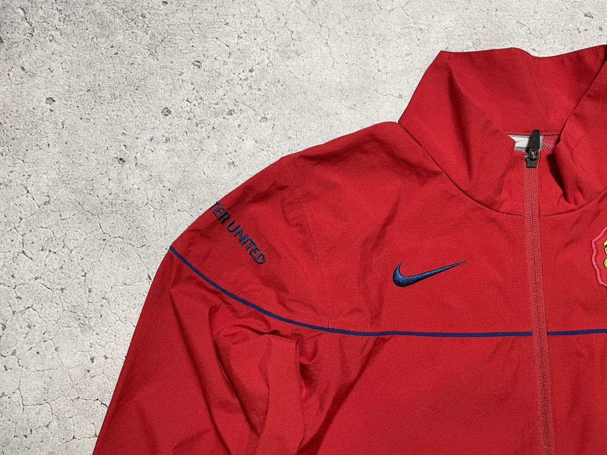 Nike × Vintage Vintage Nylon Windbreaker Jacket Y2K Nike Manchester United Size US S / EU 44-46 / 1 - 7 Thumbnail