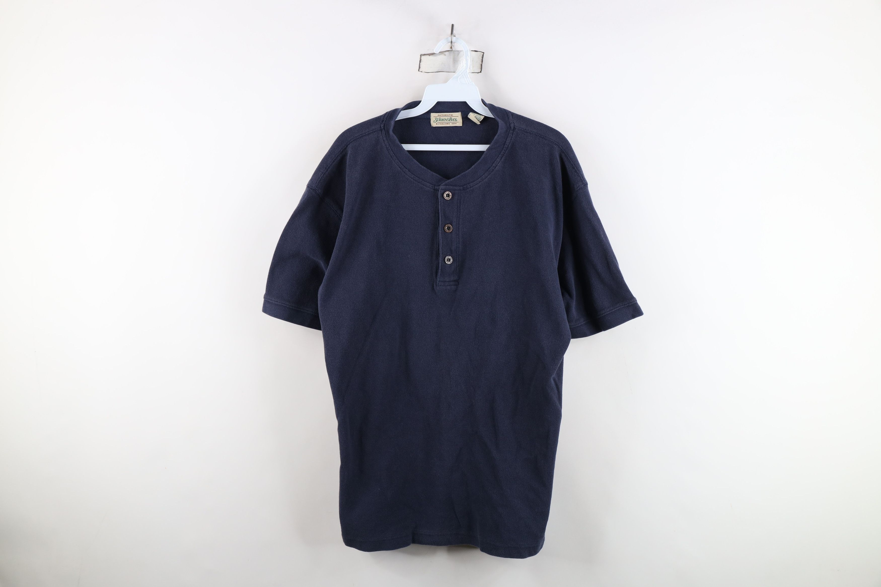 Vintage Vintage 90s Streetwear Waffle Knit Henley T-Shirt USA Size US L / EU 52-54 / 3 - 1 Thumbnail