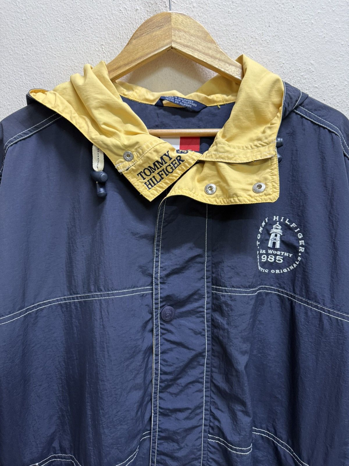 Tommy Hilfiger Vintage Tommy Hilfiger Sailing Gear Windbreaker Jacket Hodie Size US XL / EU 56 / 4 - 22 Thumbnail