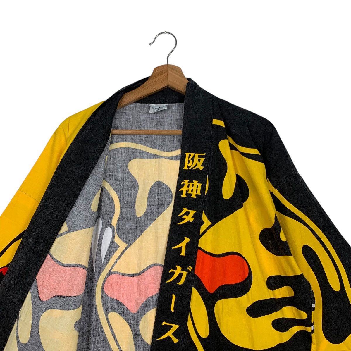 Japanese Brand HANSHIN TIGERS Baseball Modern Kimono Jacket #1732-C77 Size US L / EU 52-54 / 3 - 11 Thumbnail