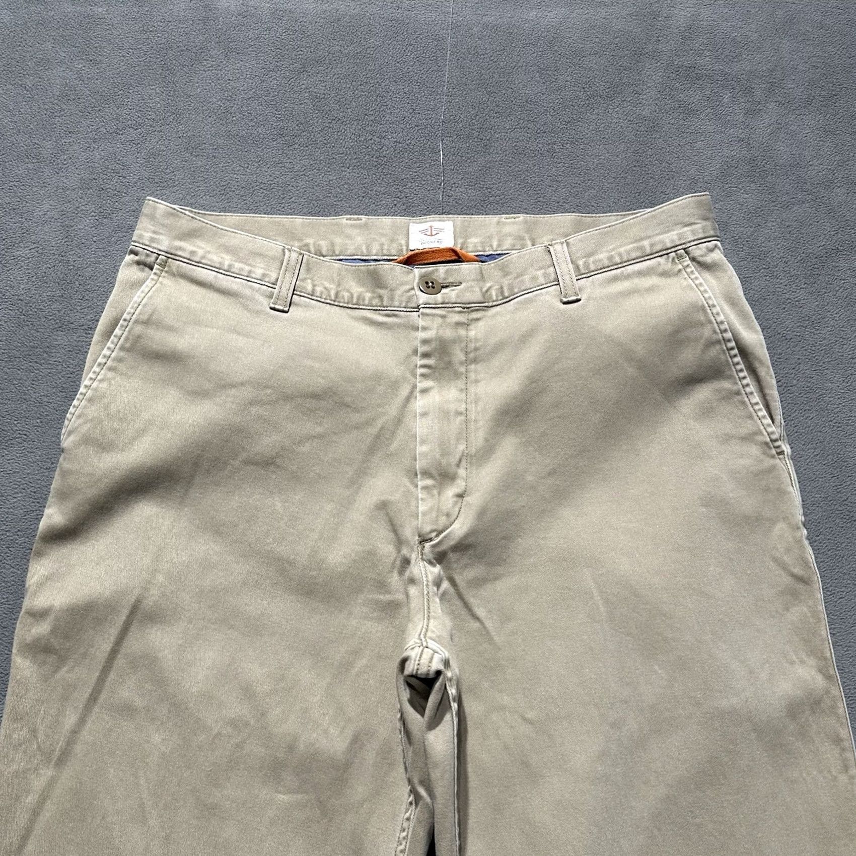 Dockers DOCKERS BeigE Khaki Flat Front Pants Mens 34x34 Straight Fit Classic Khakis Logo Preppy EUC Size US 34 / EU 50 - 3 Thumbnail
