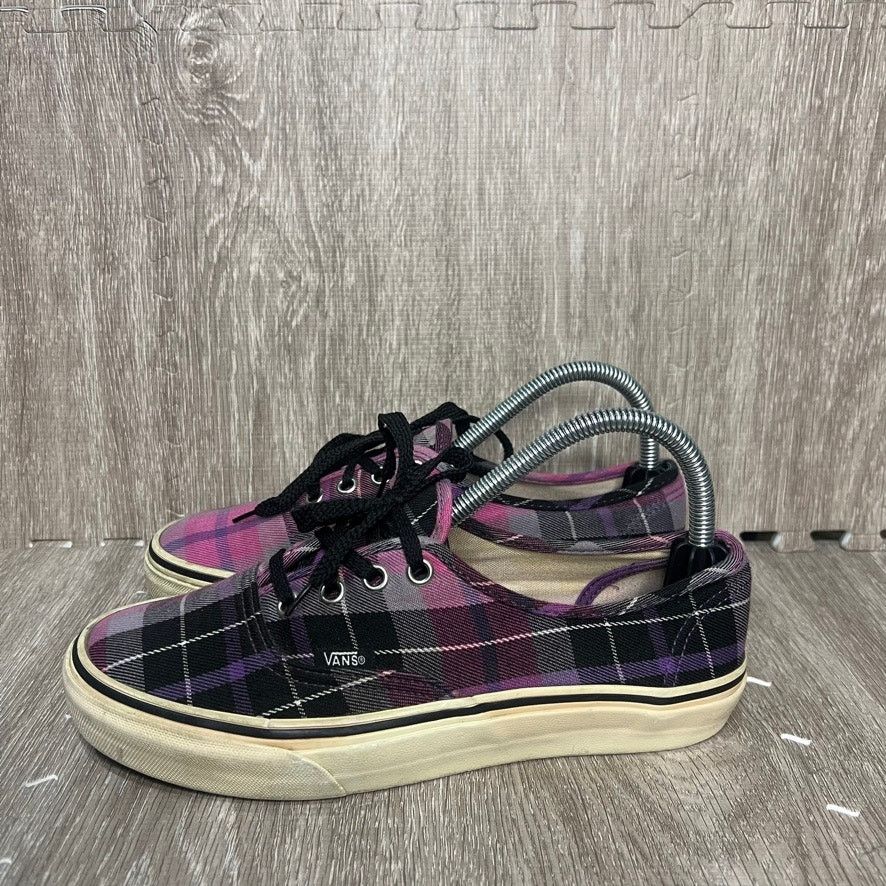 Vans Vans Plaid Sneakers Men's Size 6 / Women's 7.5 Pink & Black Size US 7.5 / IT 37.5 - 1 Thumbnail