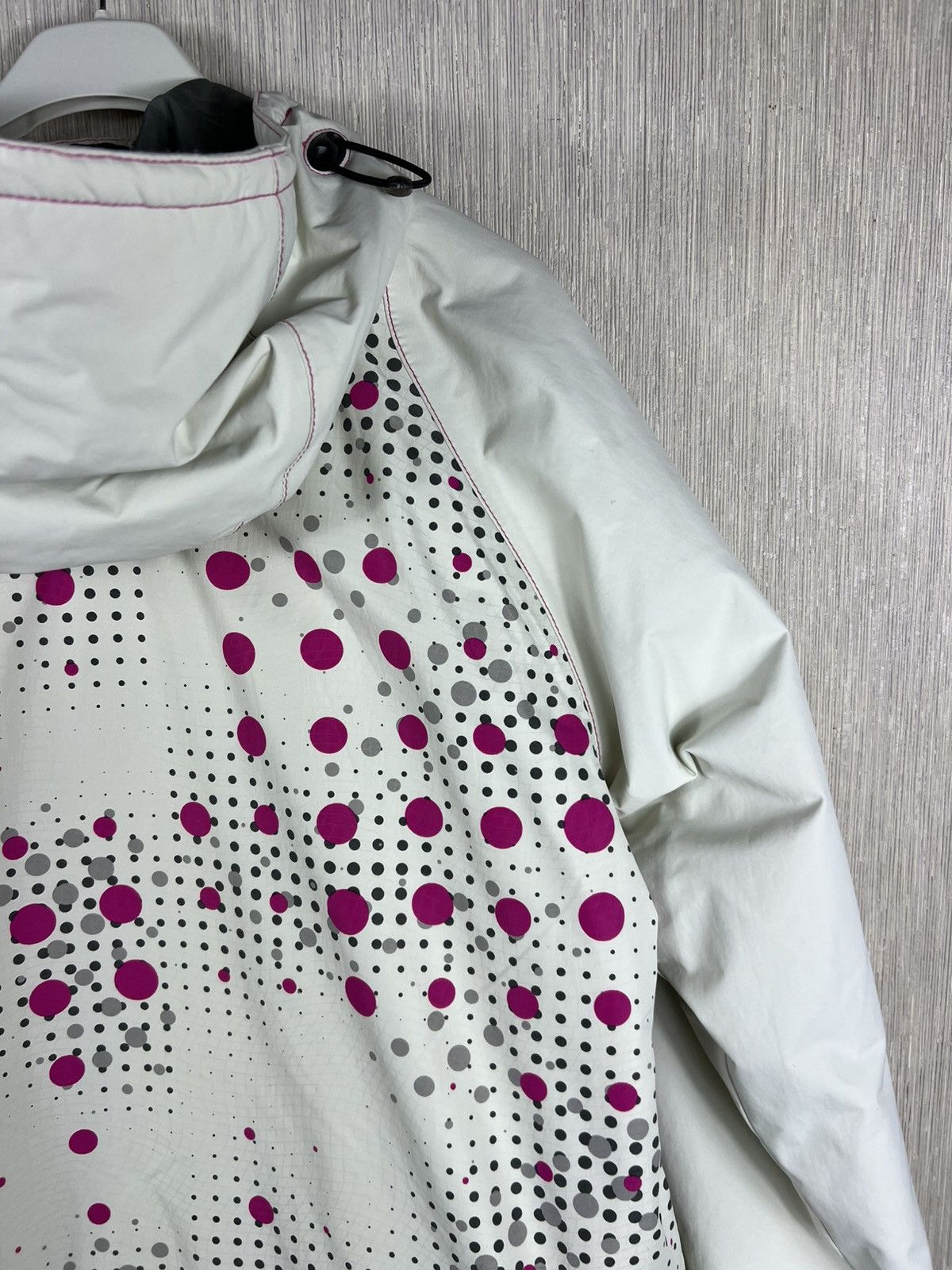 Oakley Vintage Oakley magnetic pocket y2k ski winter outdoor jacket Size S / US 4 / IT 40 - 12 Thumbnail