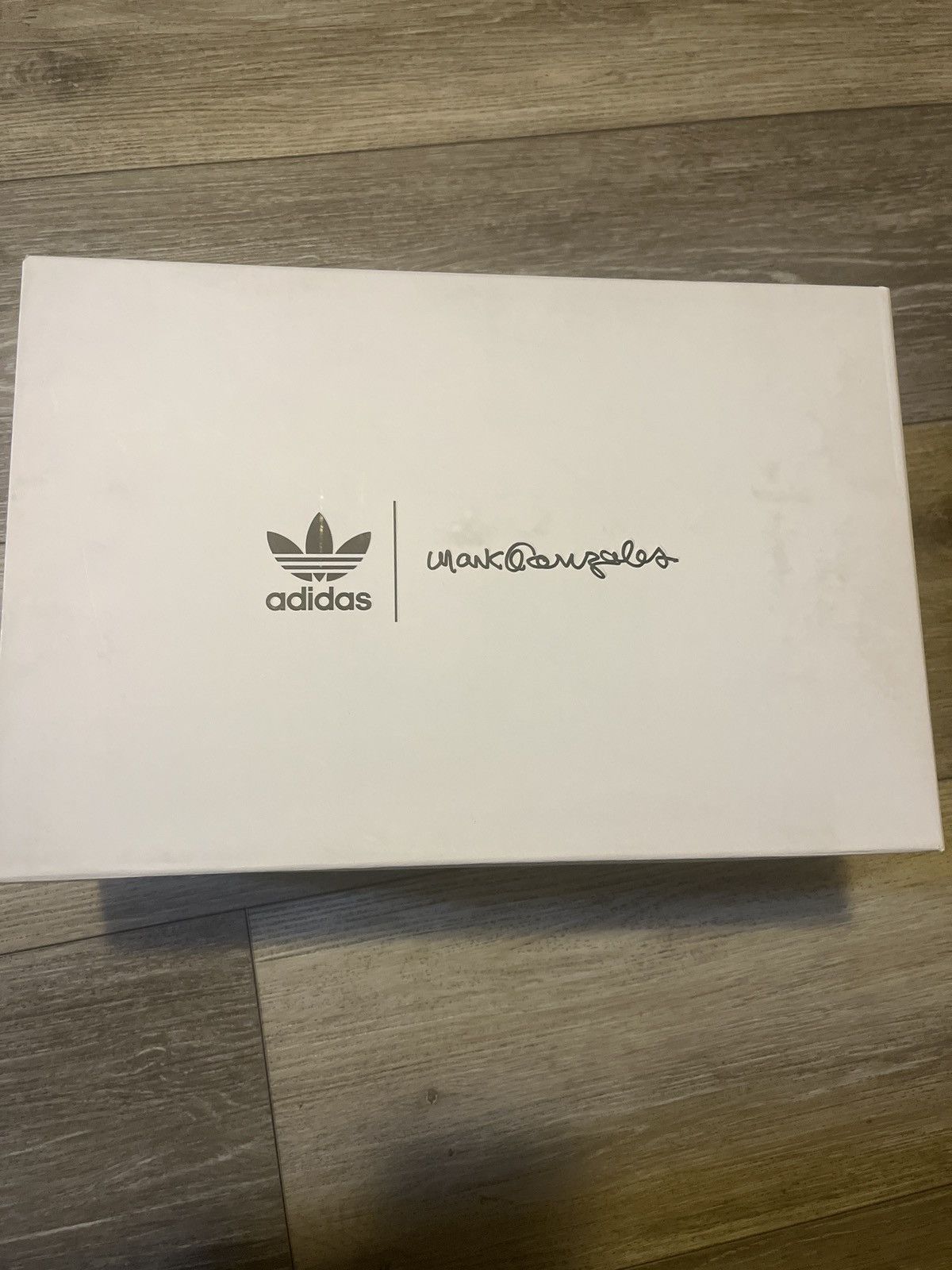 Adidas Aloha Super Karol Winthorp Size US 8.5 / EU 41-42 - 9 Thumbnail