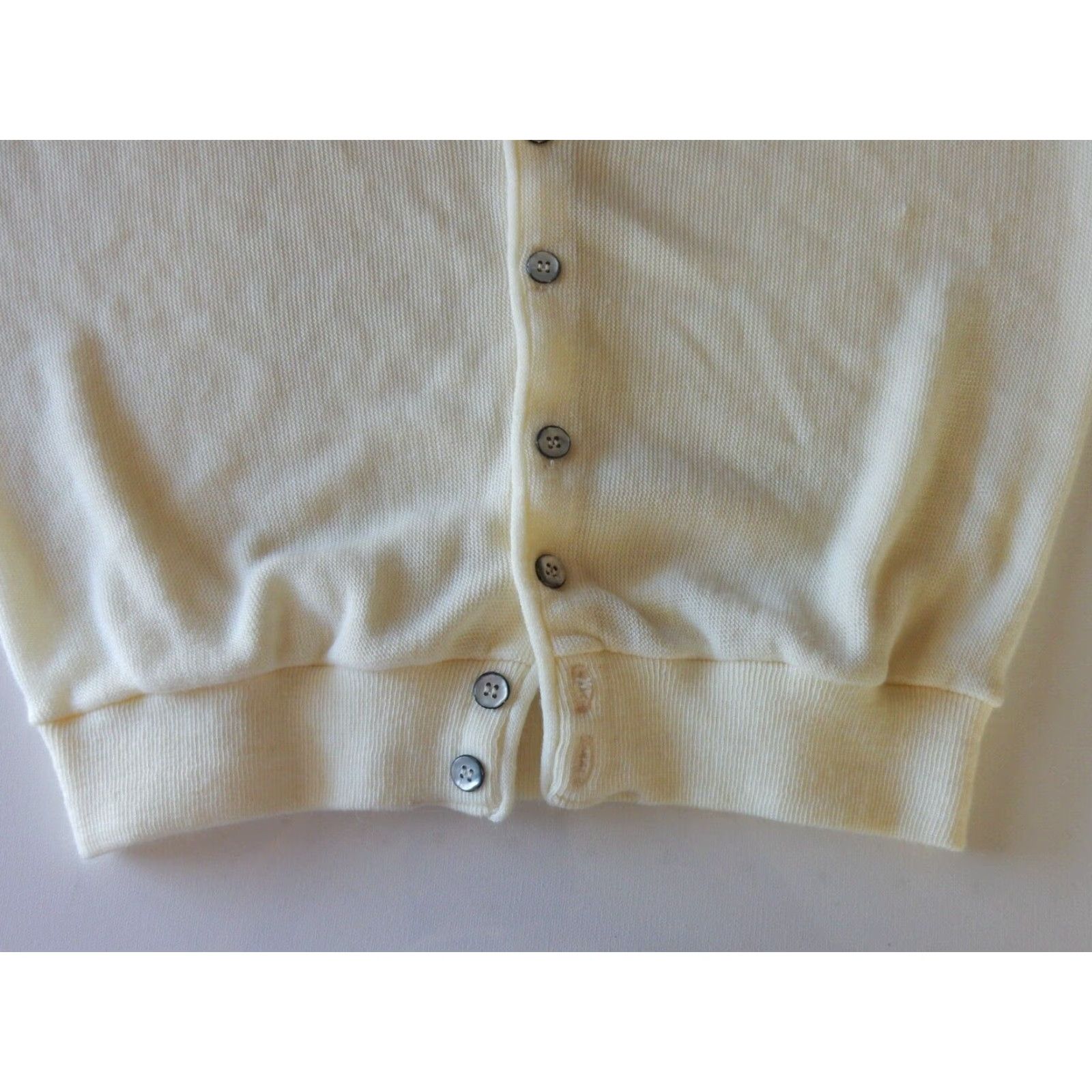 Izod VINTAGE IZOD Men's Cardigan Sweater Size L Ivory Acrylic 90s Classic Mens Size US L / EU 52-54 / 3 - 2 Thumbnail