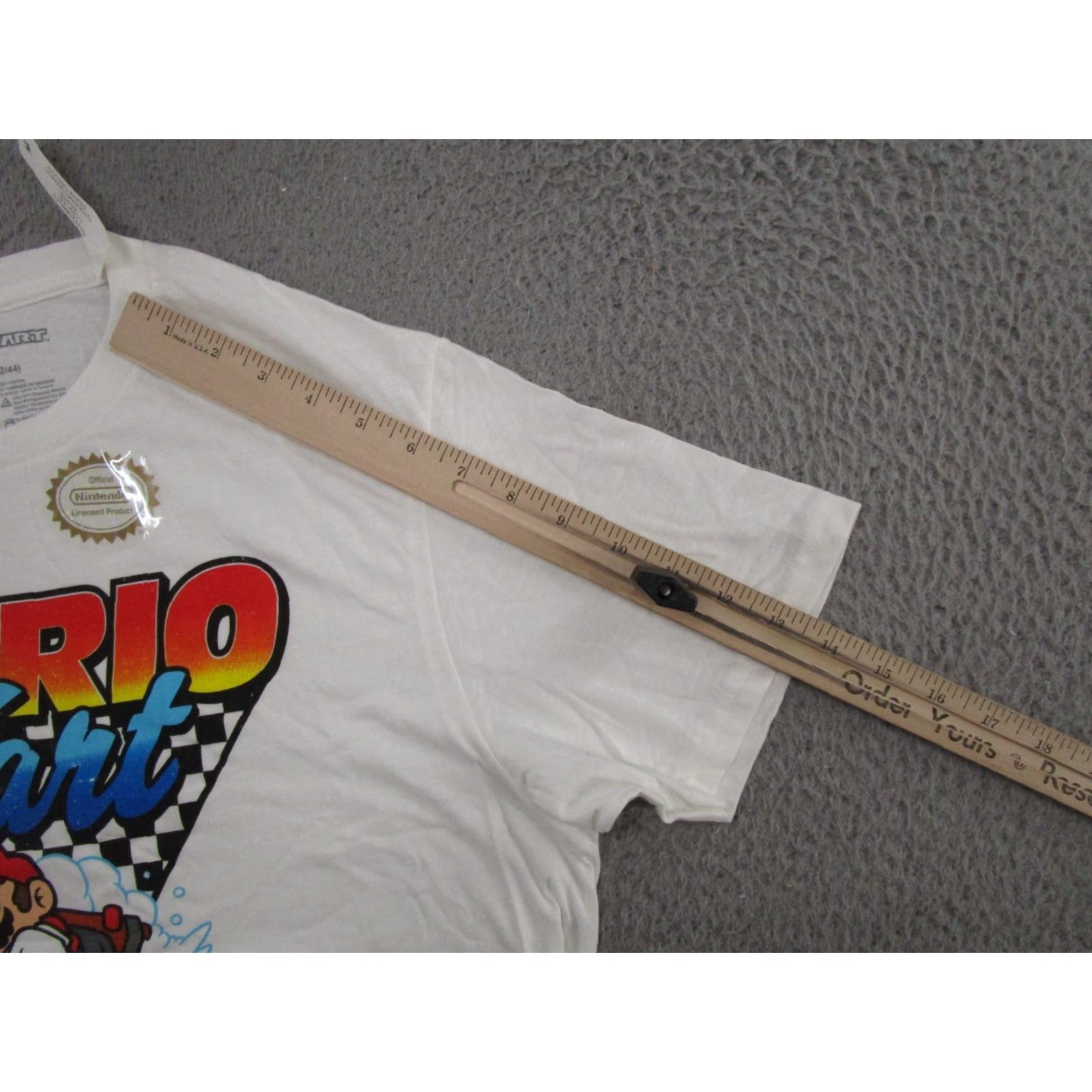 Nintendo Nintendo Mario Kart Graphic Tee T-Shirt Mens Adult Size L White Cotton Short Sleeve Crew Neck 2020-2029 Video Game Promo NEW Size US L / EU 52-54 / 3 - 7 Thumbnail
