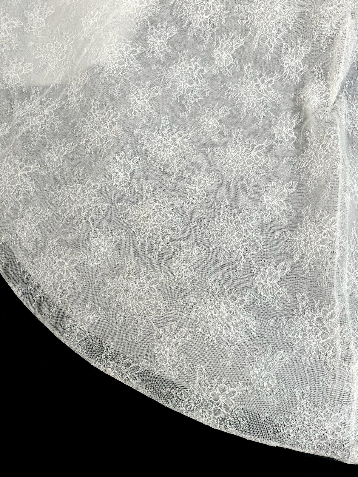 Other Preloved US 8 Anna Augusta Chantilly lace Bridal gown Size M / US 6-8 / IT 42-44 - 10 Thumbnail