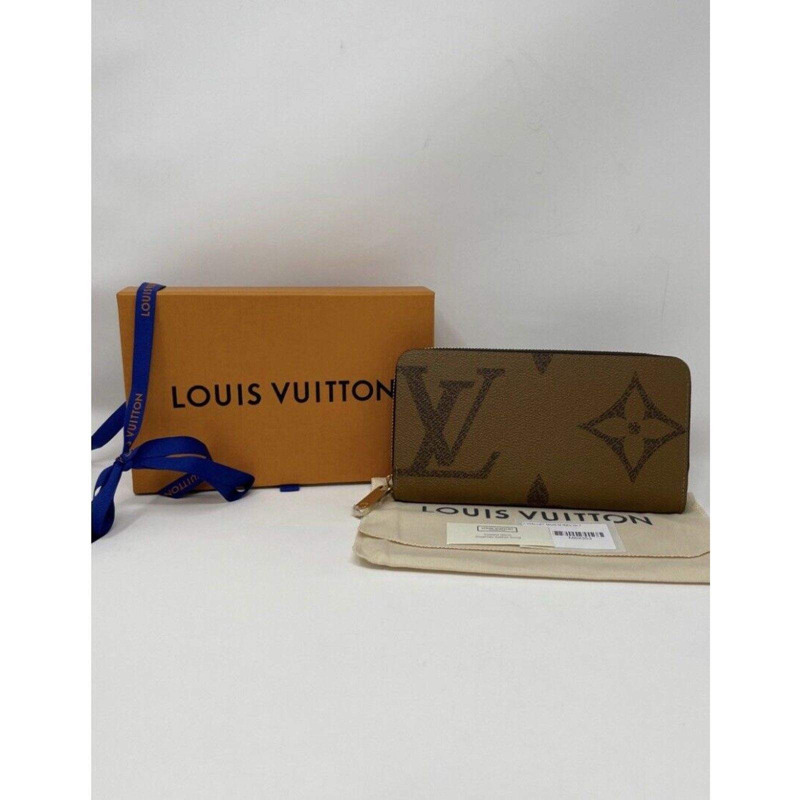 Louis Vuitton Louis Vuitton Zippy Wallet Reverse Monogram Giant Brown Size ONE SIZE - 3 Thumbnail