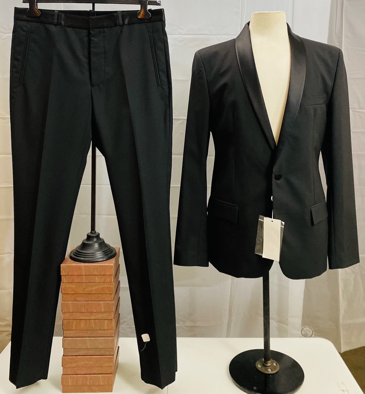 Maison Margiela Maison Margiela 🇮🇹 Black Wool Shawl Lapel 2-btn Tux 50R NWT Size 40R - 5 Thumbnail