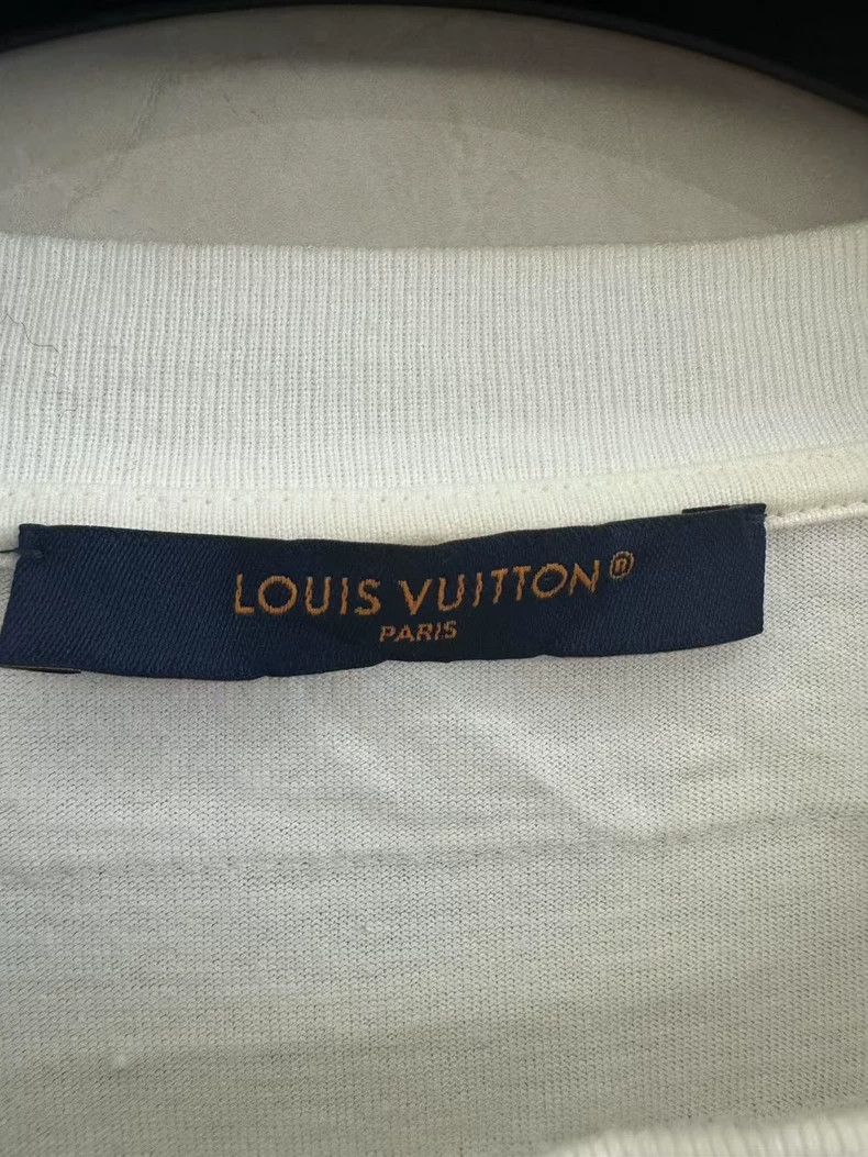 Louis Vuitton Louis Vuitton Graffiti monogram pocket short sleeve Size US L / EU 52-54 / 3 - 3 Thumbnail