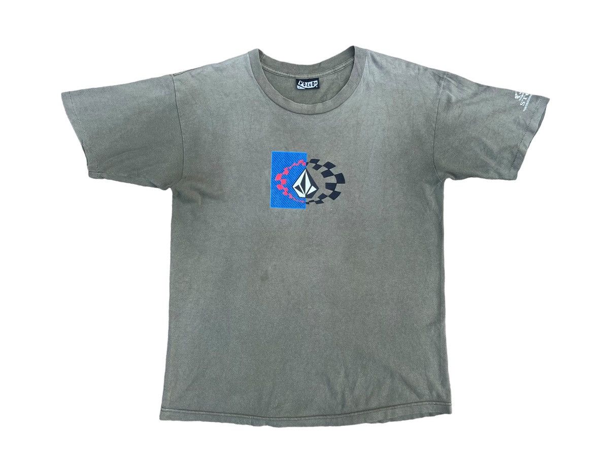 Vintage 90s Volcom Stone YouthAgainstEstablisment Sun Fade t shirt Size US L / EU 52-54 / 3 - 1 Thumbnail