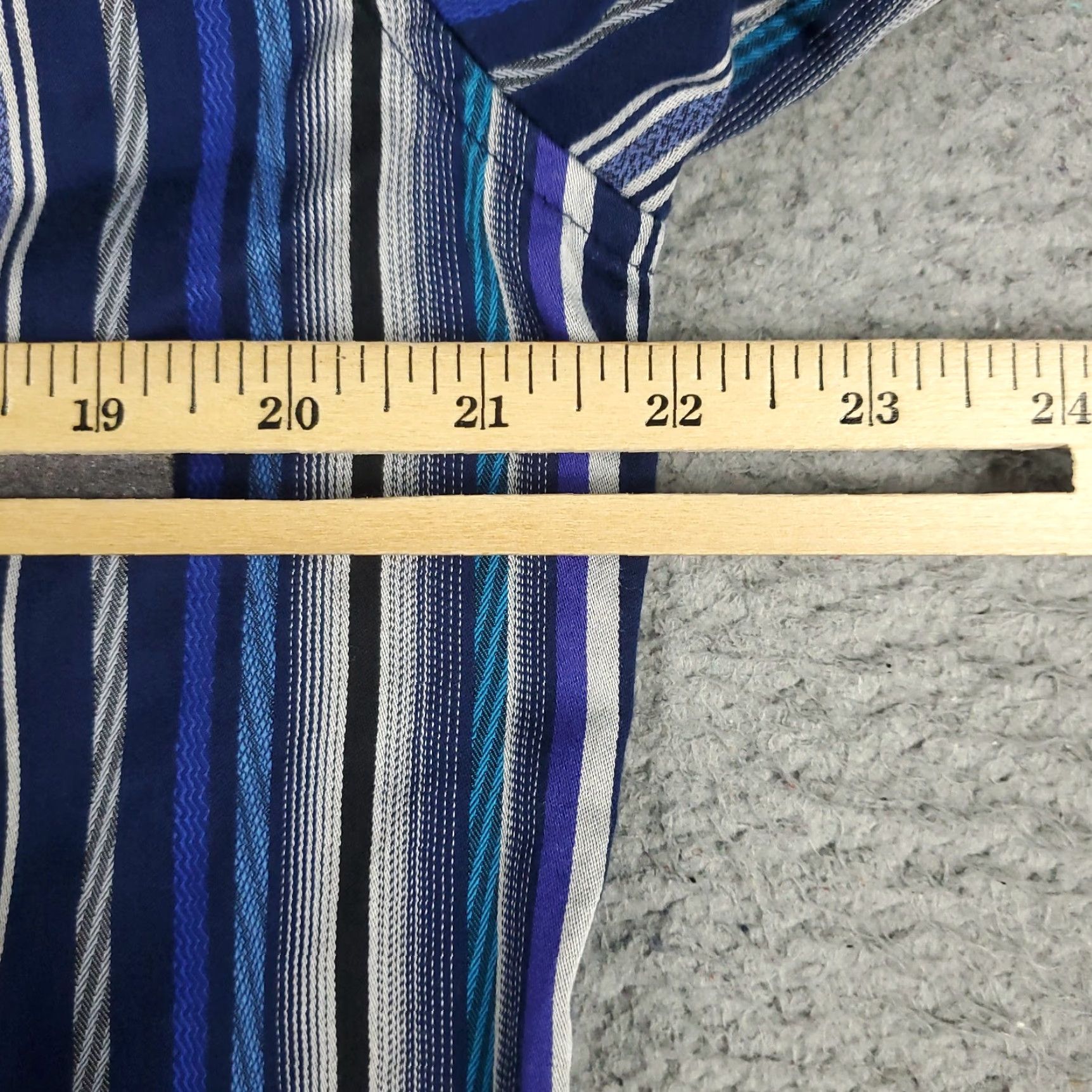 Robert Graham Robert Graham Blue Striped Button-Up Shirt Mens Size Small Long Sleeve Casual Size US S / EU 44-46 / 1 - 6 Thumbnail