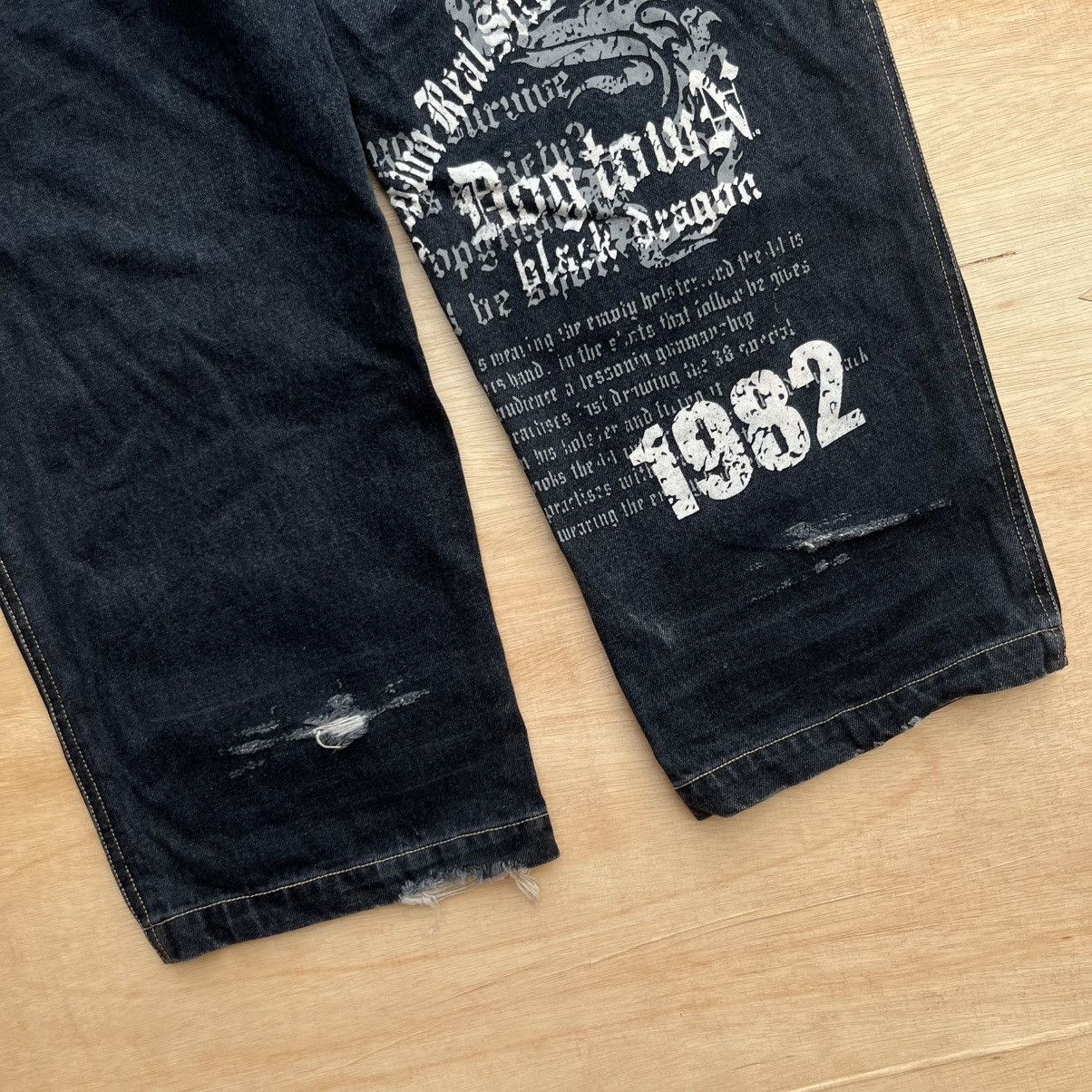 Dogtown DOGTOWN SKATEBOARDS BLACK DRAGON VINTAGE HIP HOP POEM Y2K Size US 34 / EU 50 - 6 Thumbnail