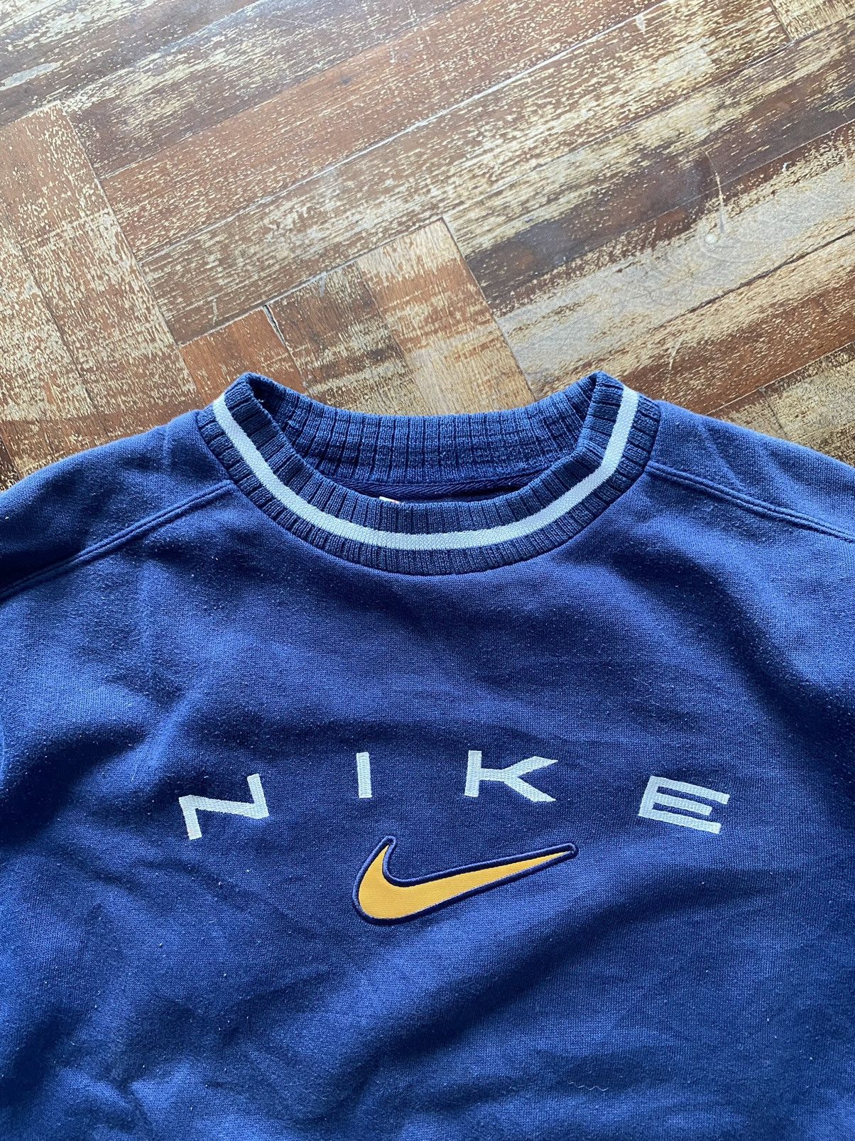 Nike × Vintage Vintage Nike Spell Out Swoosh Sweatshirt Crewneck Sweater Size XS / US 0-2 / IT 36-38 - 4 Thumbnail