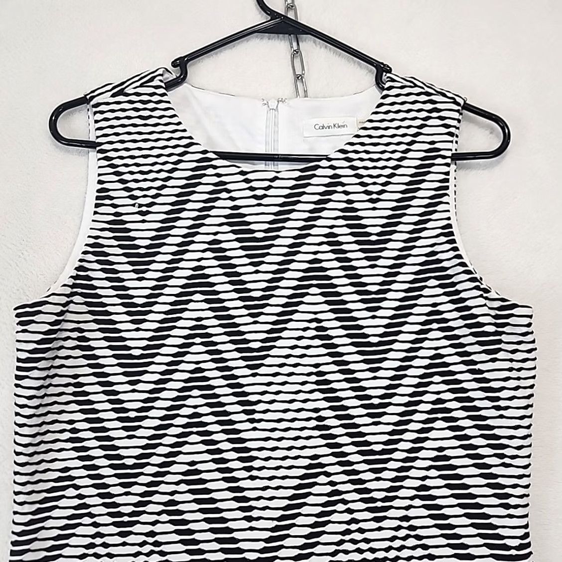 Calvin Klein Calvin Klein Sleeveless Sheath Dress Black White Chevron Print Women's Size 10 Size L / US 10 / IT 46 - 5 Thumbnail