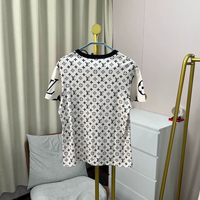 Louis Vuitton Louis Vuitton White presbyopic full print short sleeve Size M / US 6-8 / IT 42-44 - 2 Thumbnail