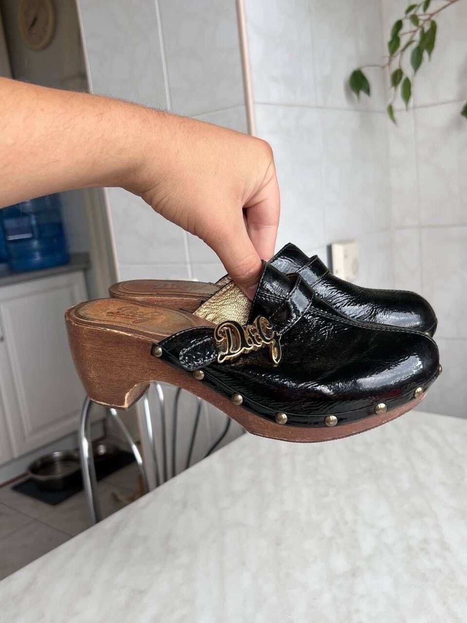 Dolce & Gabbana Dolce & Gabbana Clogs 90s/00s Vintage Sandals Woods Learher Size US 7.5 / IT 37.5 - 15 Thumbnail