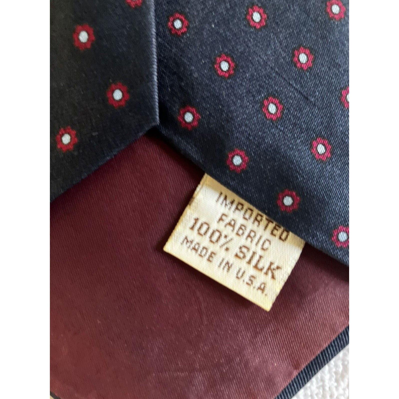 Yves Saint Laurent Yves Saint Laurent YSL Tie red daisy pattern 100% Silk Size ONE SIZE - 3 Thumbnail