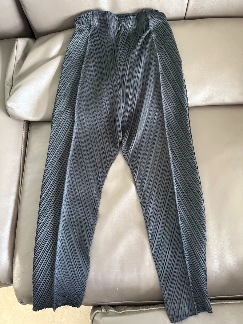 Issey Miyake Issey Miyake size:3 Black pleated pants Size 42" / US 20 - 1 Thumbnail