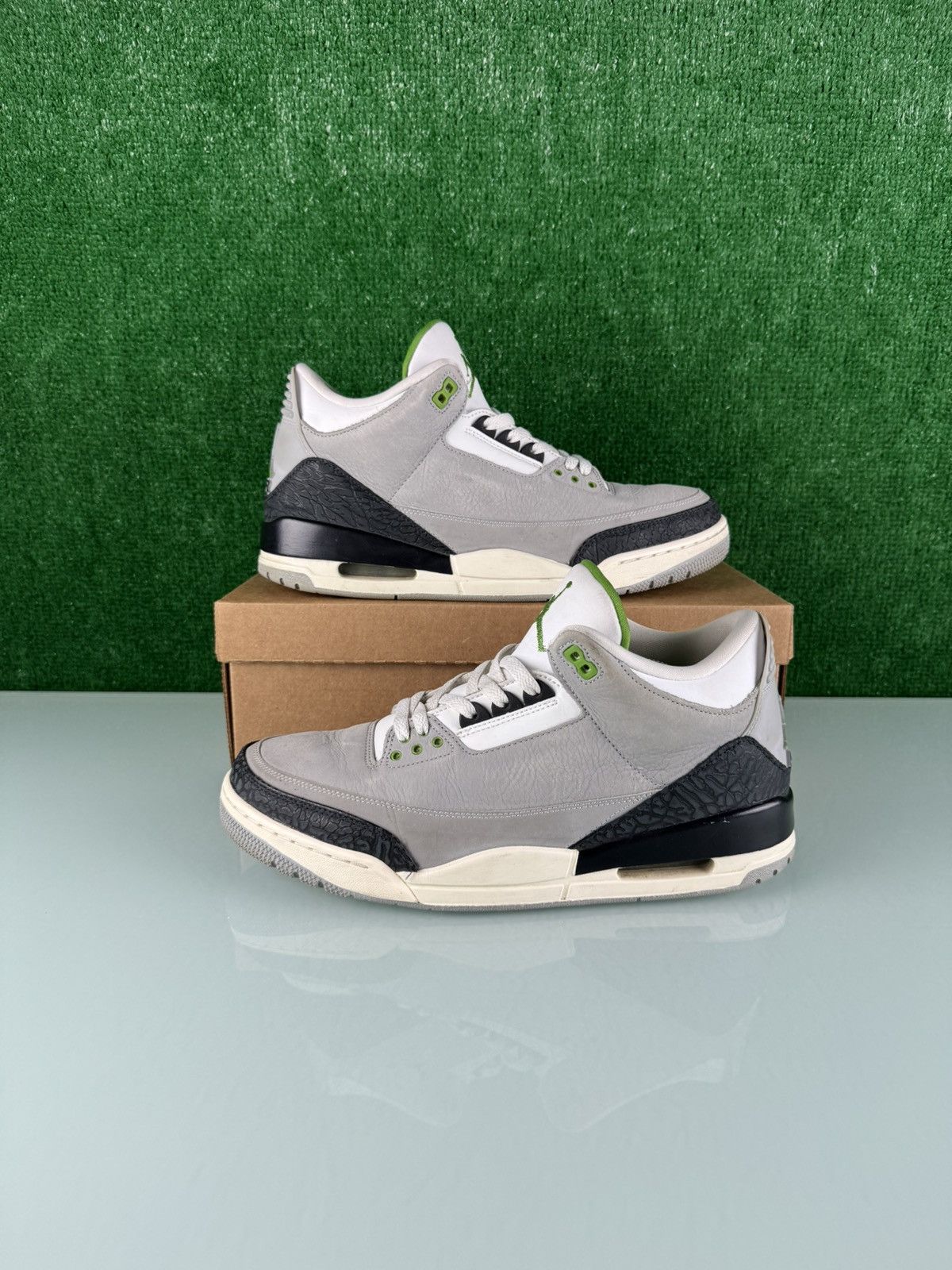 Jordan Brand Jordan 3 Retro Chlorophyll Size US 12 / EU 45 - 2 Thumbnail