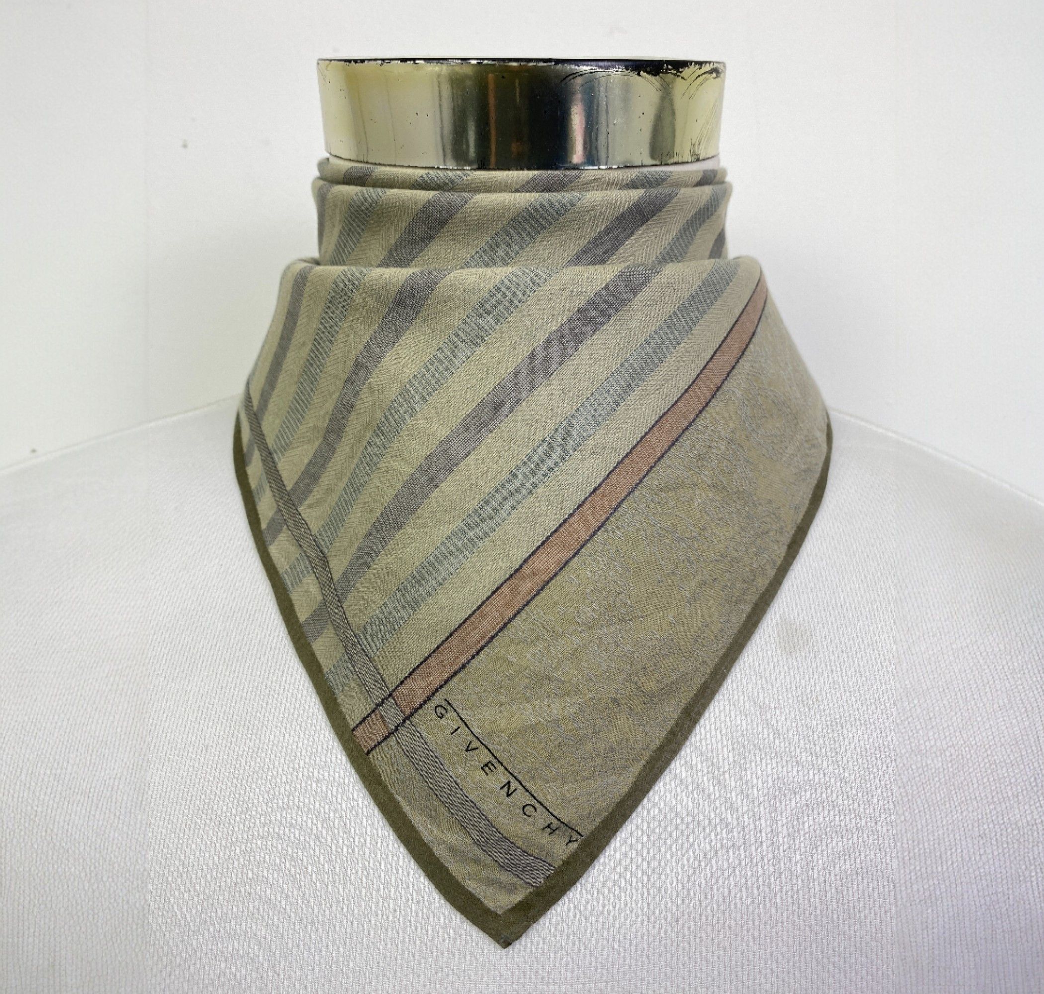 Givenchy Vintage Givenchy Handkerchief / Neckerchief HKC1084 Size ONE SIZE - 1 Thumbnail