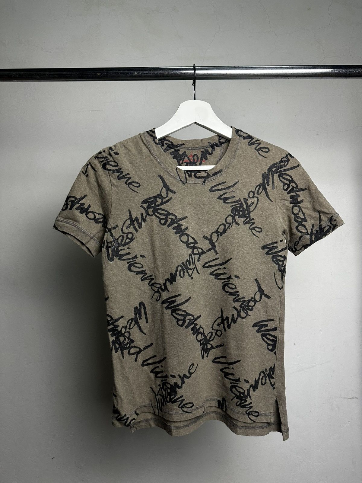 Vivienne Westwood Vivienne Westwood Red Label Sign Over Printed Tshirt Size US M / EU 48-50 / 2 - 1 Thumbnail