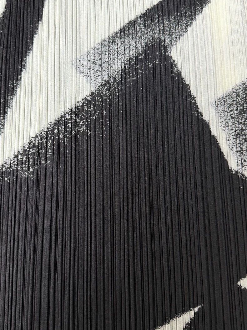 Issey Miyake Issey Miyake size:3 Black and white ink-wash half skirt Size 42" / US 20 - 2 Thumbnail