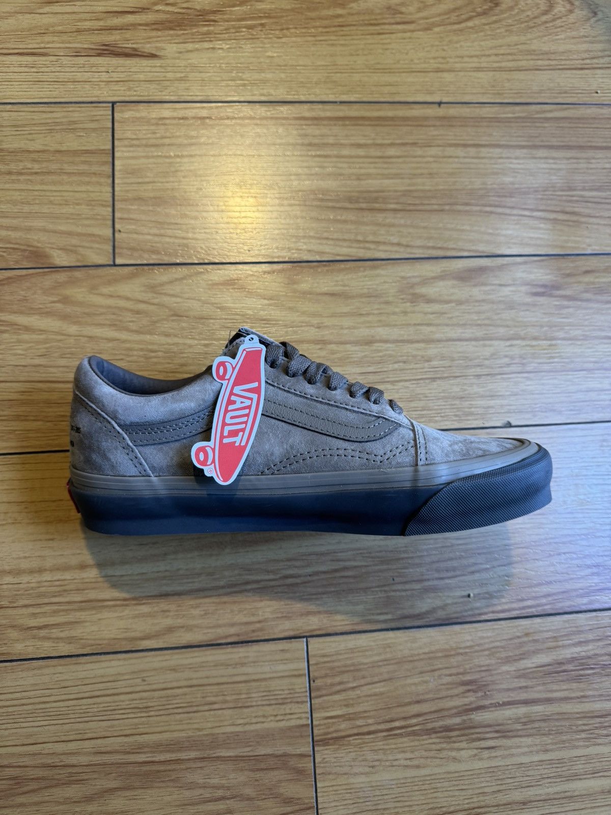 Vans Vans OG Old Skool LX Size US 7 / EU 40 - 2 Thumbnail
