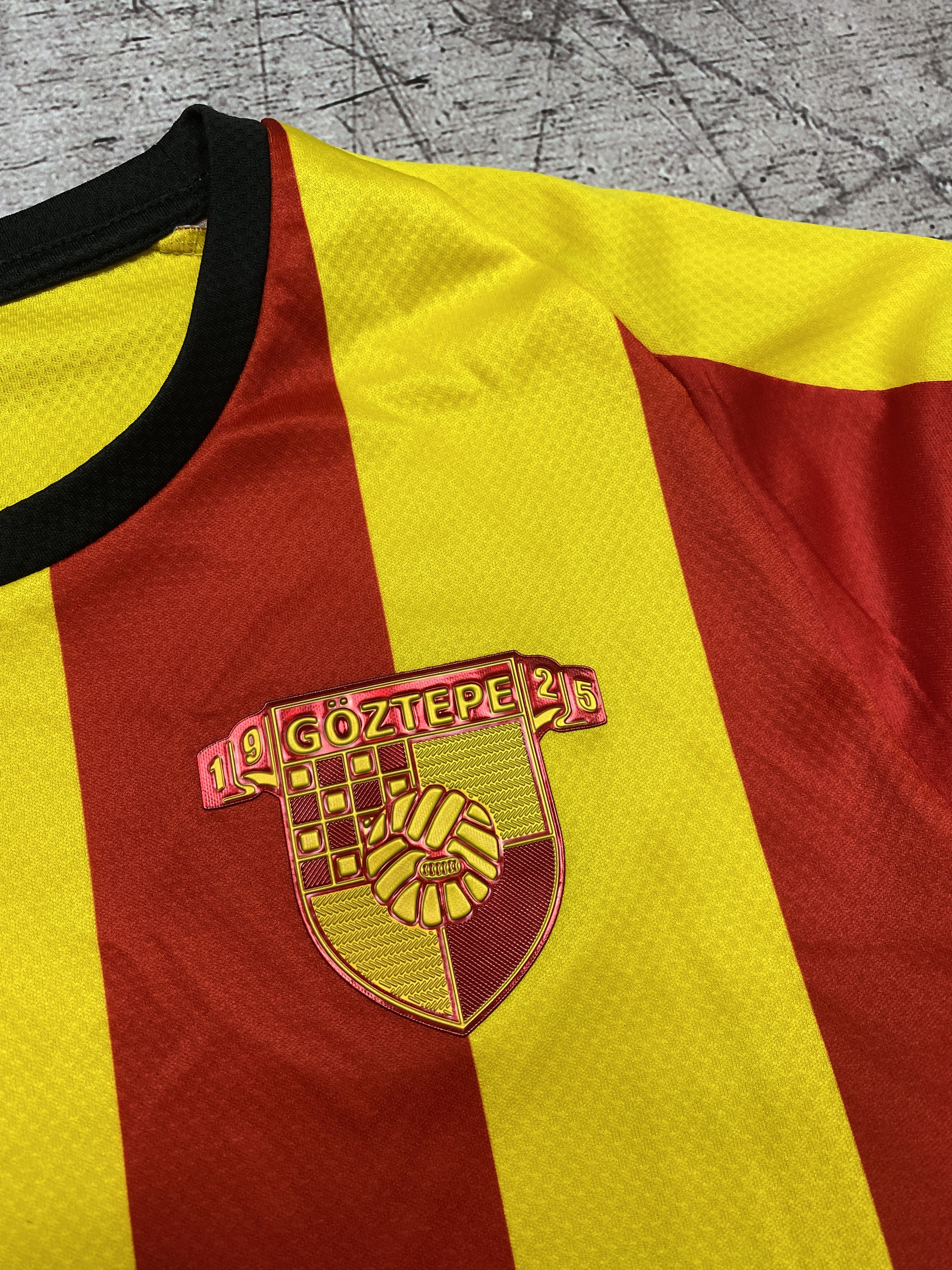 Puma × Vintage Puma Goztepe 2019 2020 Home Football Shirt Soccer Jersey Size US L / EU 52-54 / 3 - 3 Thumbnail
