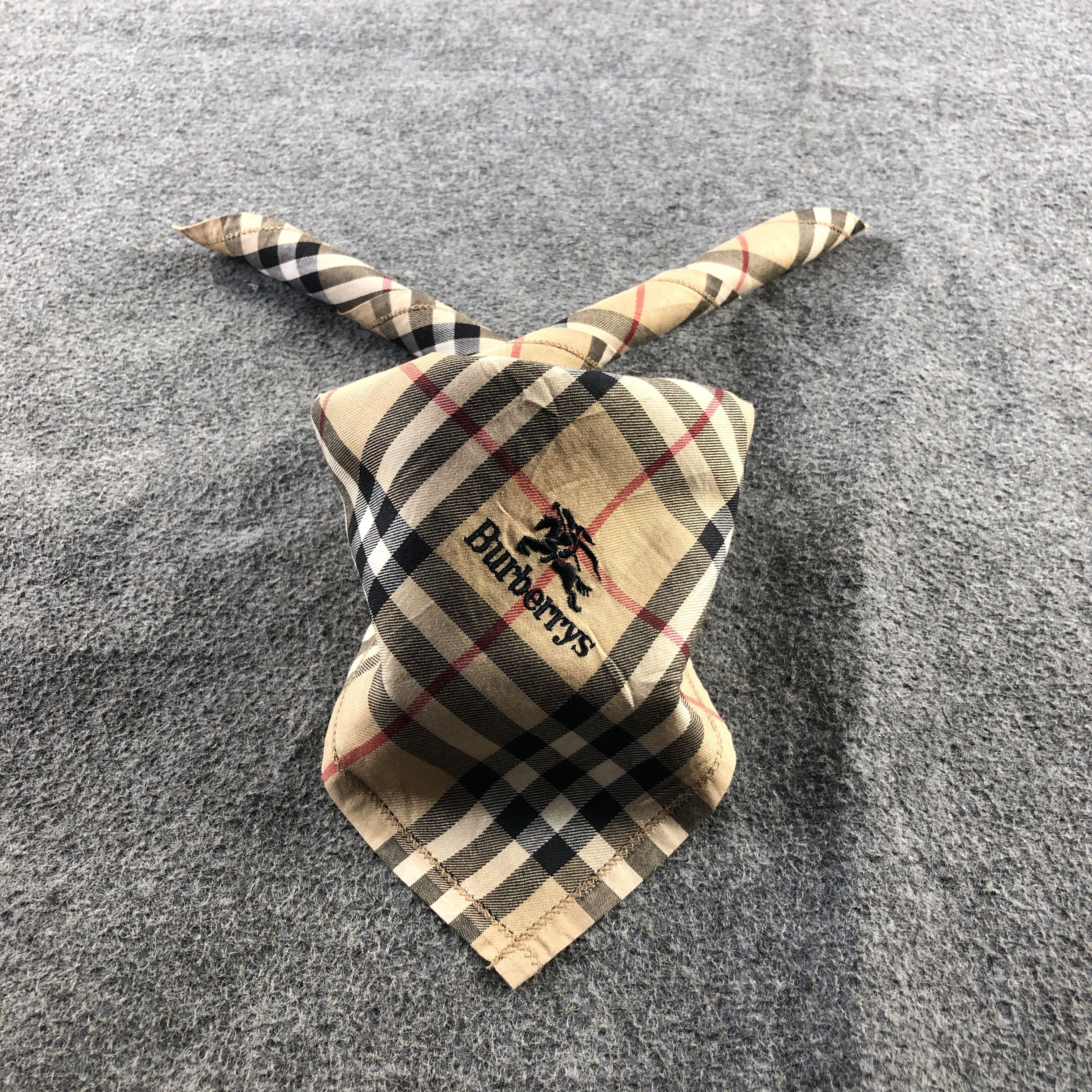 Burberry Burberry Nova Check Handkerchief Neckerchief Bandana H2777 Size ONE SIZE - 1 Thumbnail