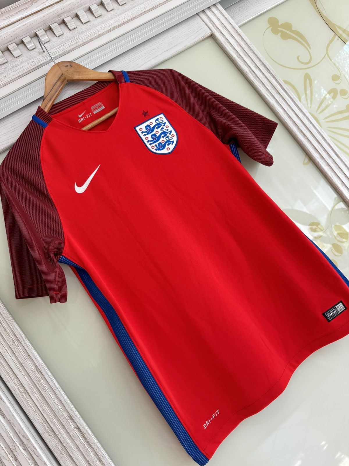 Nike England 2016-2017 Away Soccer Jersey Football Kit Shirt Size US S / EU 44-46 / 1 - 4 Thumbnail