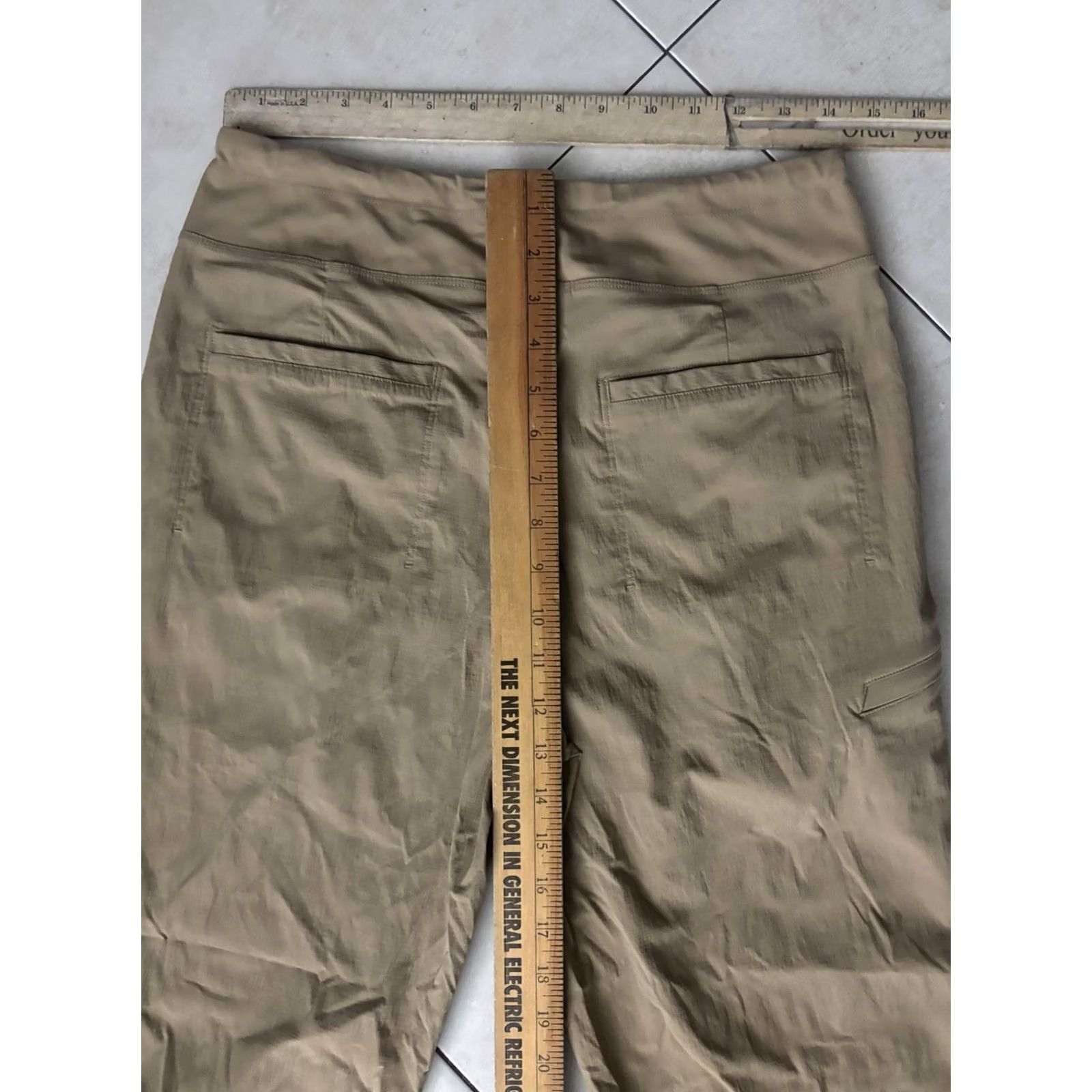 Athleta Athleta Pants Womens 8 Beige Tapered Ankle Pull On Zip Pockets Stretch Hiking Size 30" / US 8 / IT 44 - 6 Thumbnail