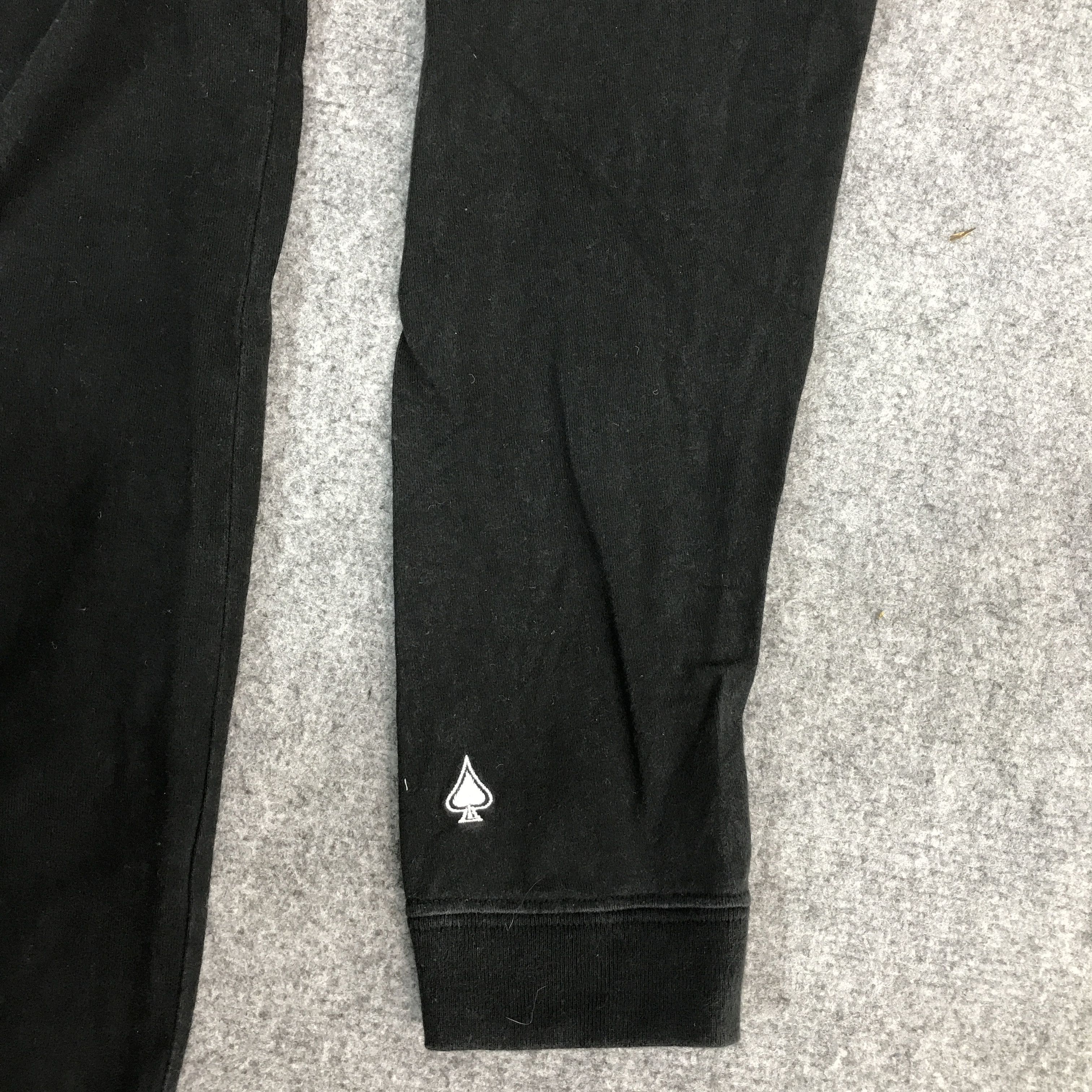 Japanese Brand more core division Embroidery Design Long sleeve T-shirt Size US L / EU 52-54 / 3 - 8 Thumbnail