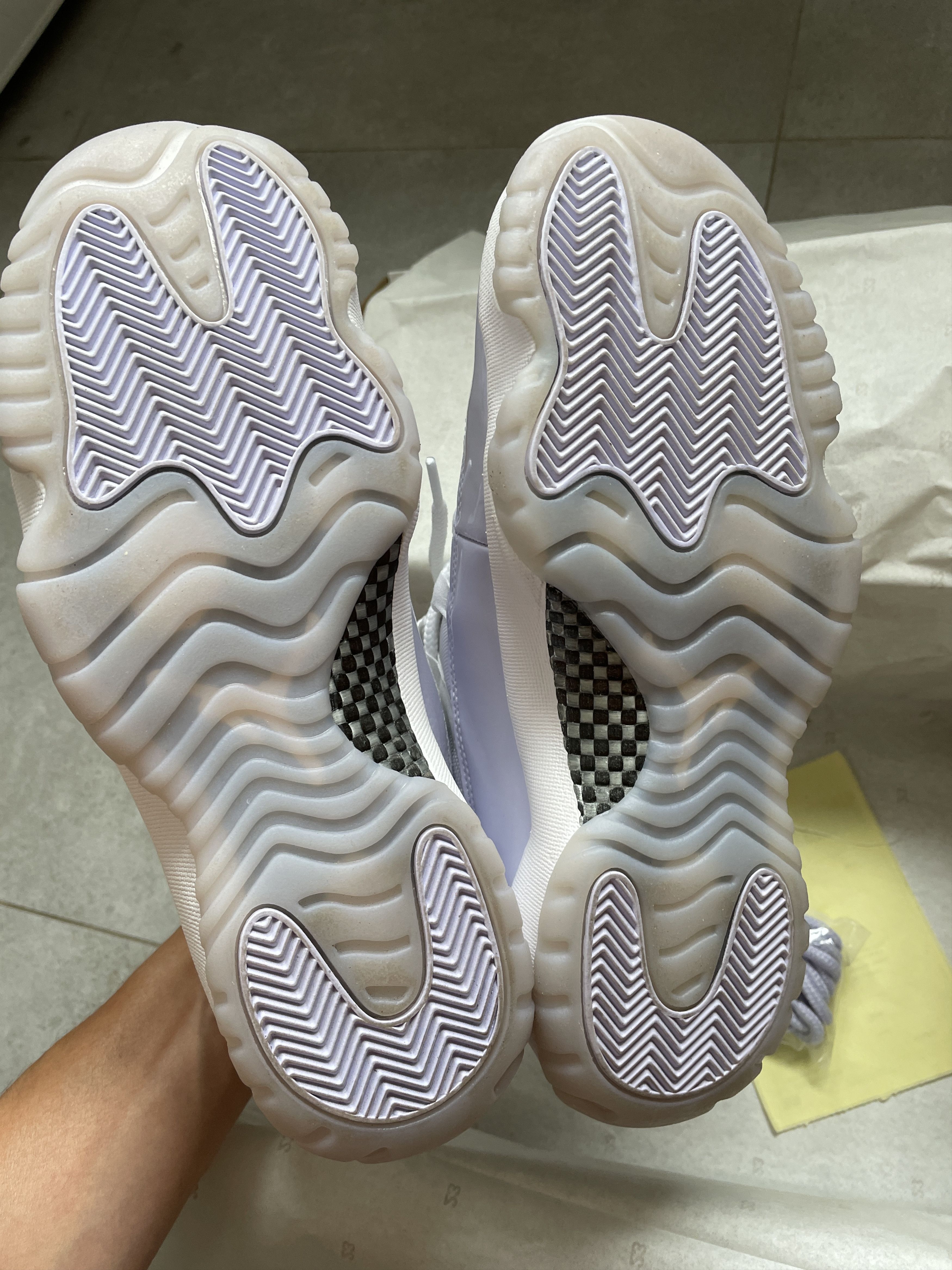Jordan Brand AIR JORDAN 11 XI RETRO PURE VIOLET LOW TOP SNEAKERS Size US 10.5 / EU 43-44 - 3 Thumbnail