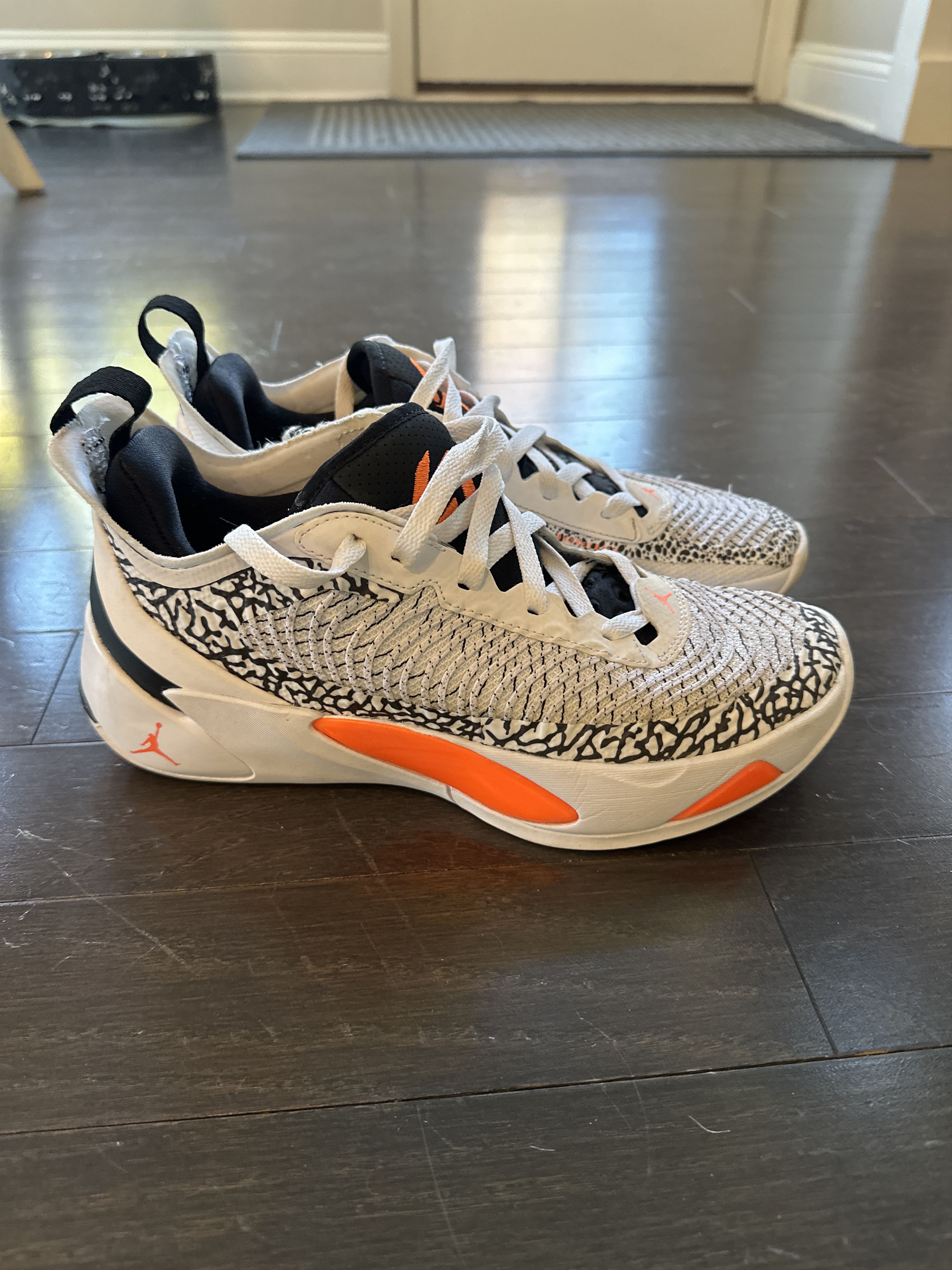 Jordan Brand Jordan Luka 1 Size US 7.5 / EU 40-41 - 2 Thumbnail
